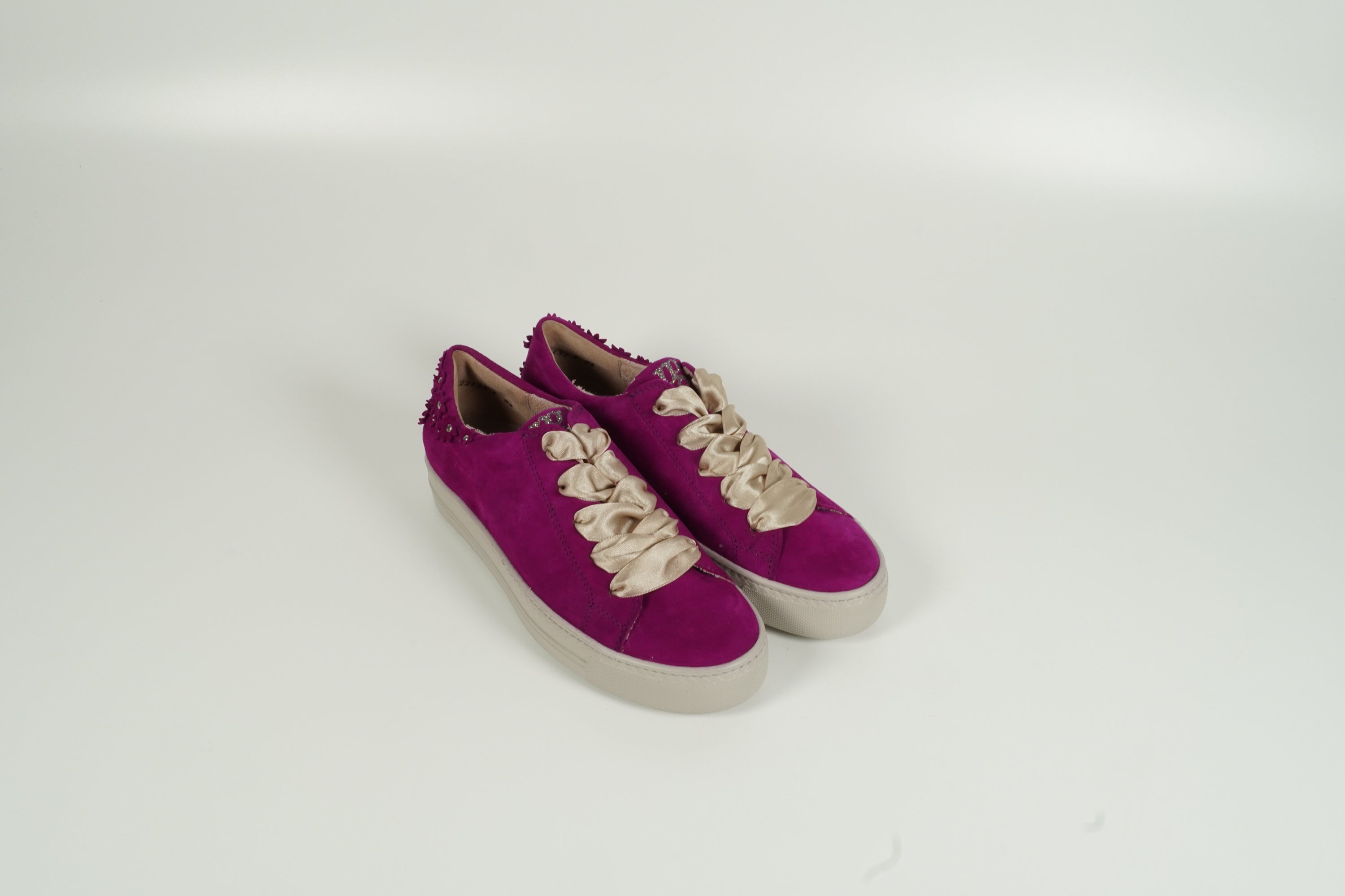Baskets violettes