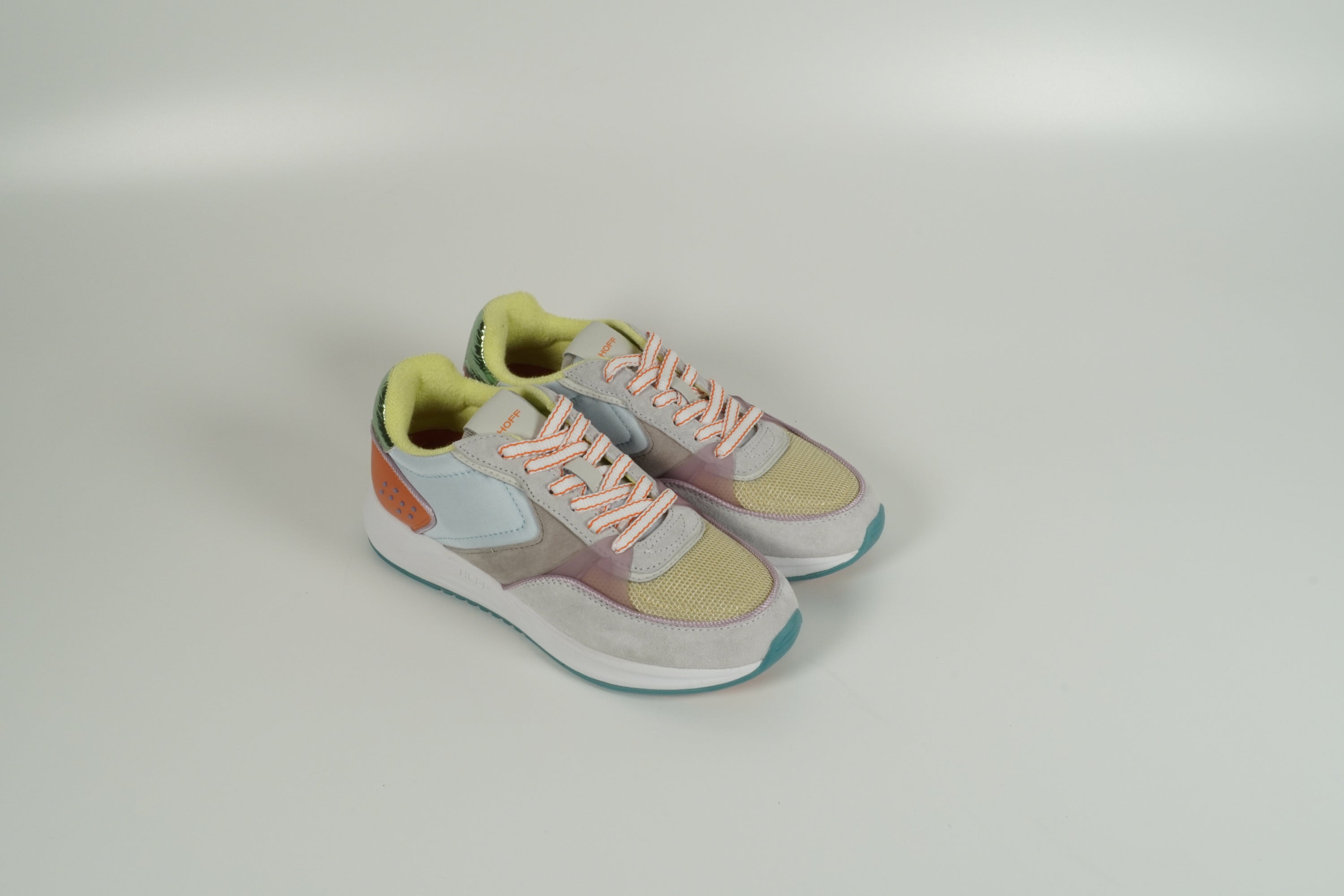 Mélange de couleurs de baskets