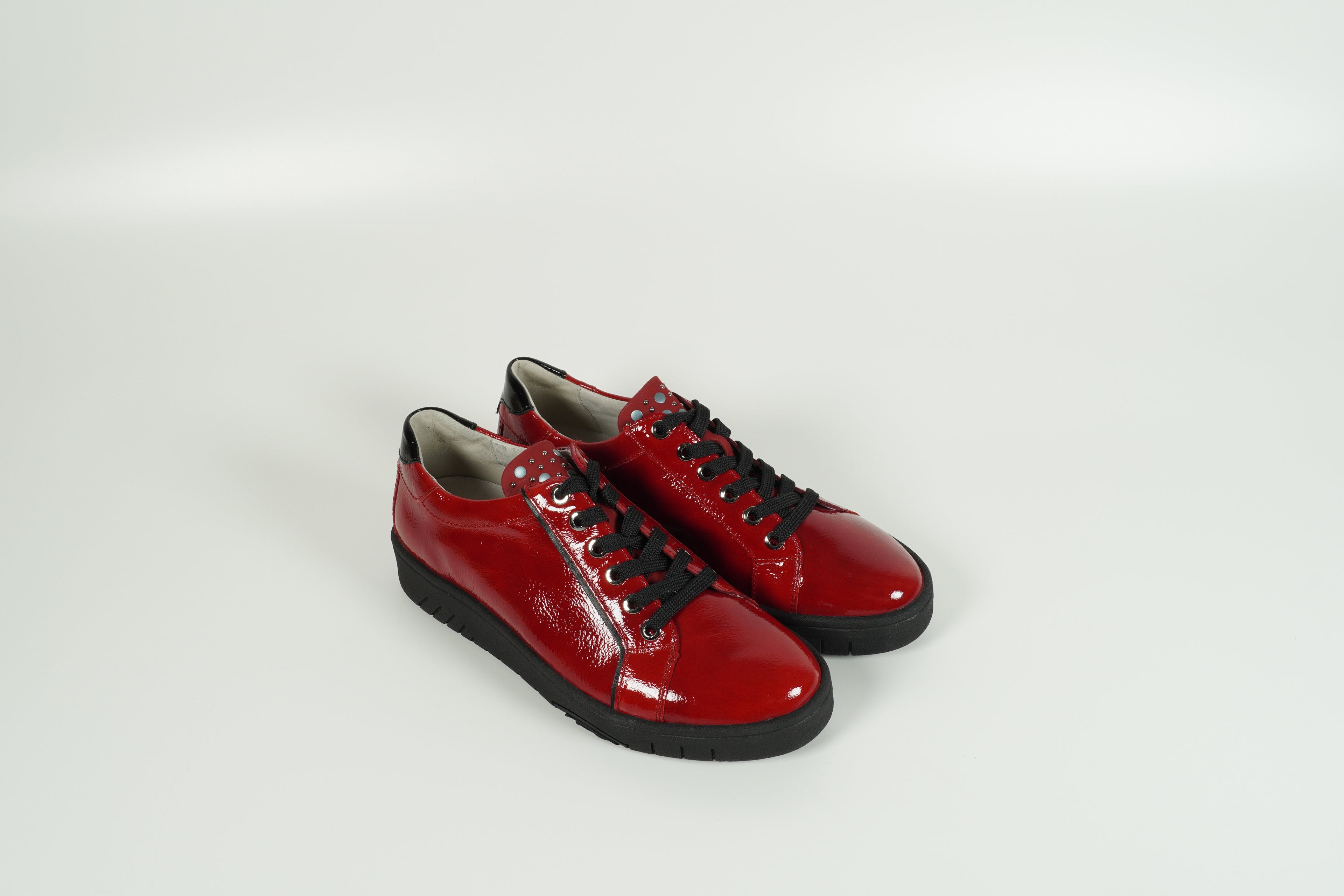 Baskets rouges