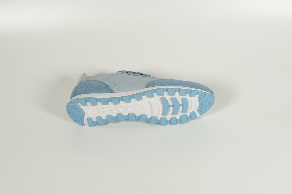 Baskets bleu clair