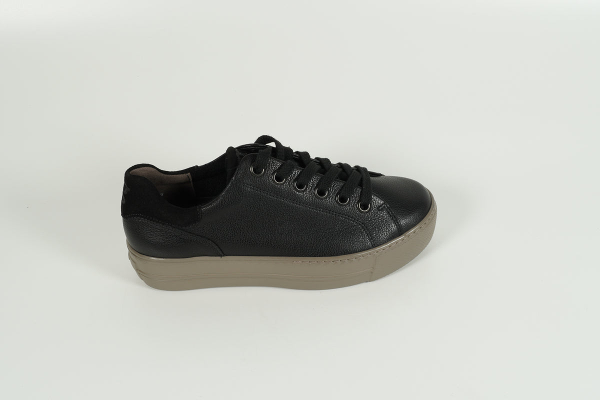 Baskets noires