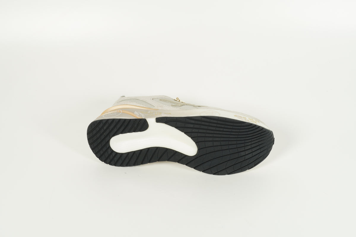 Baskets beiges