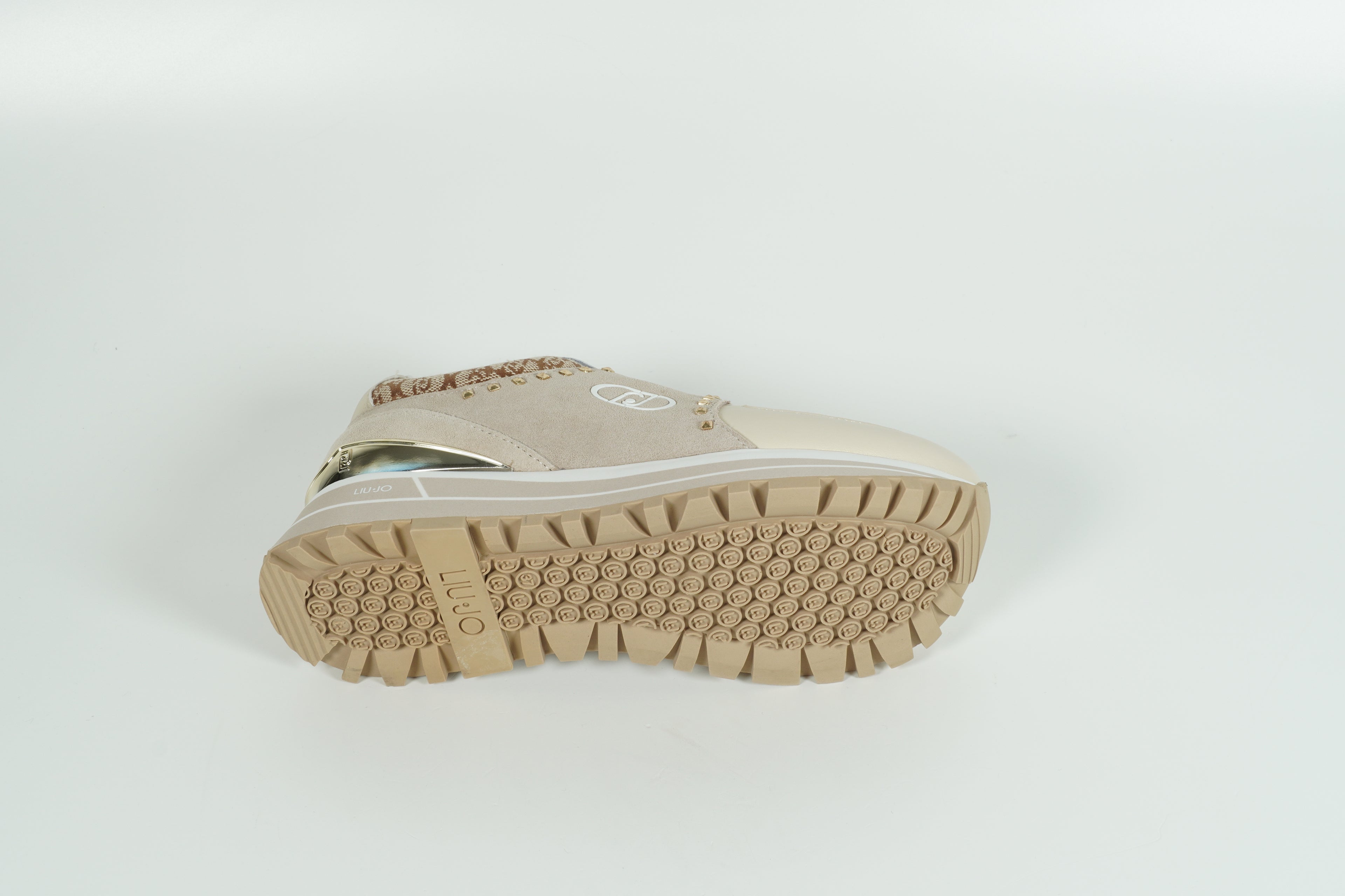 Baskets beiges