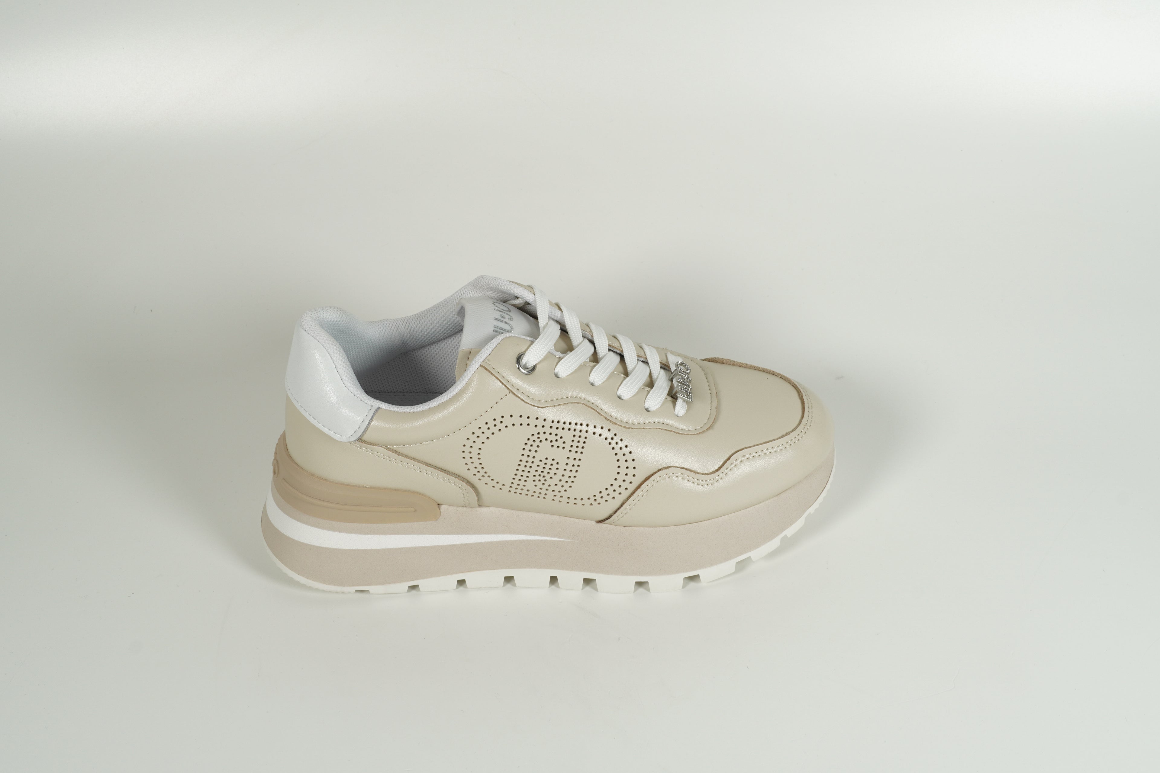 Baskets beiges