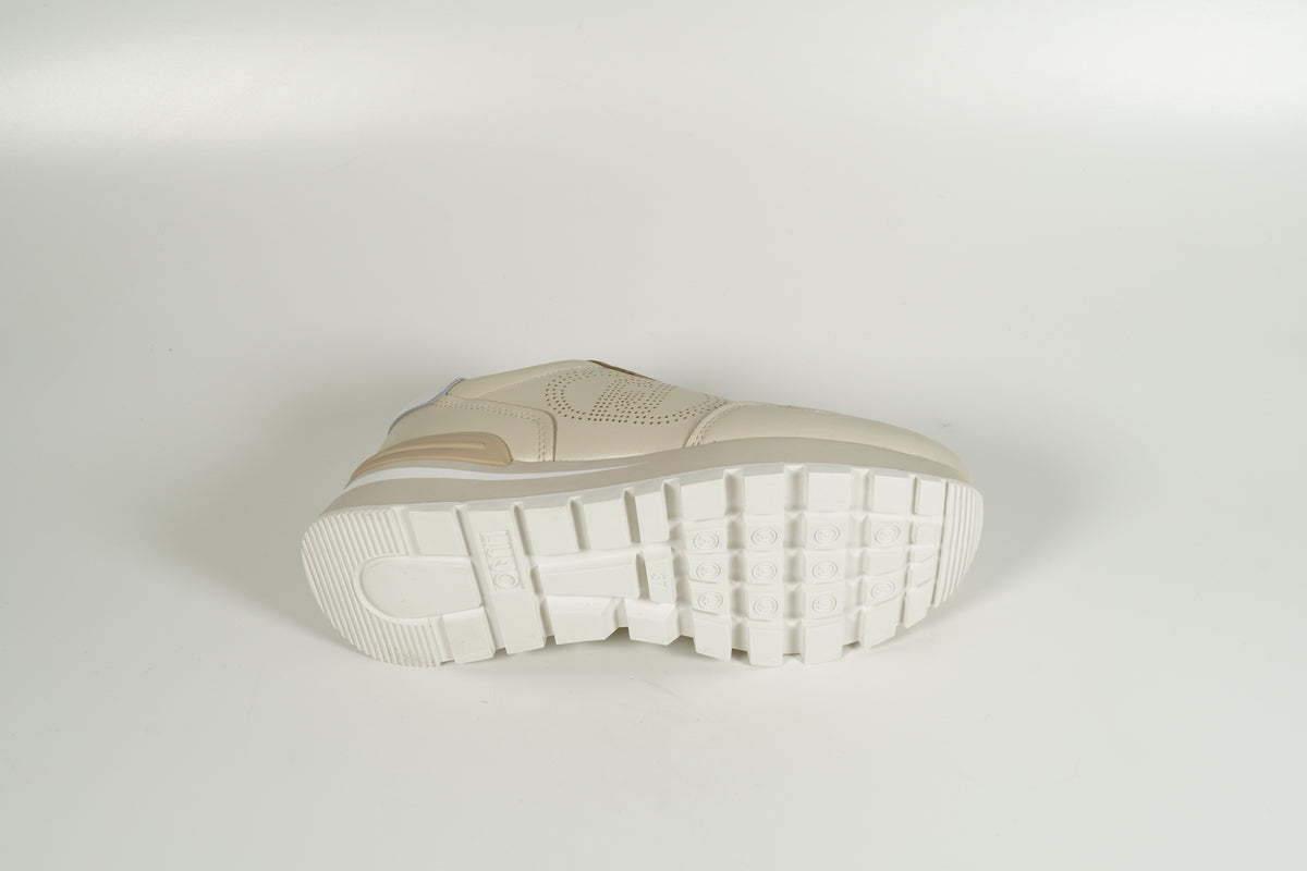 Baskets beiges