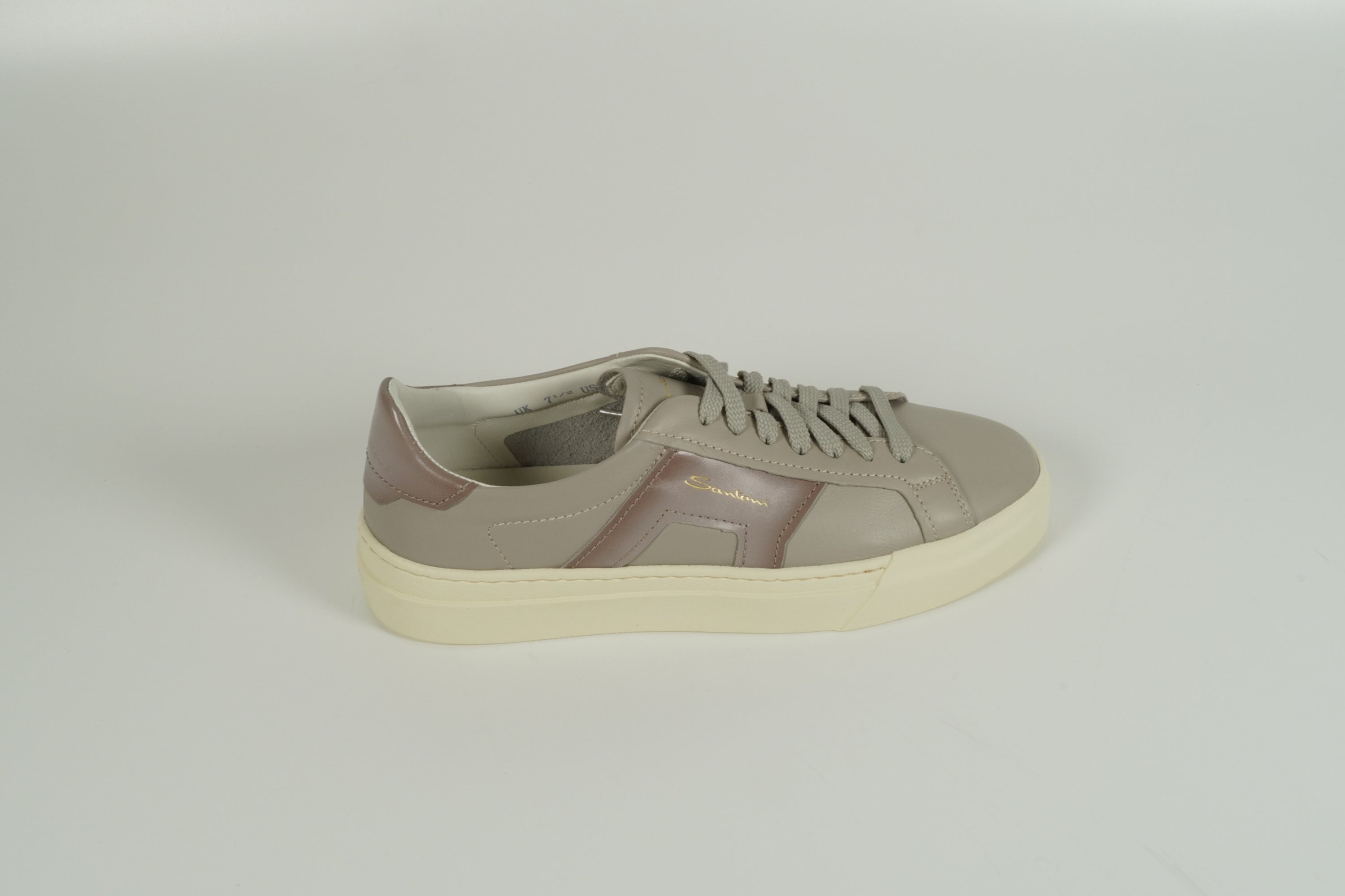 Baskets grises