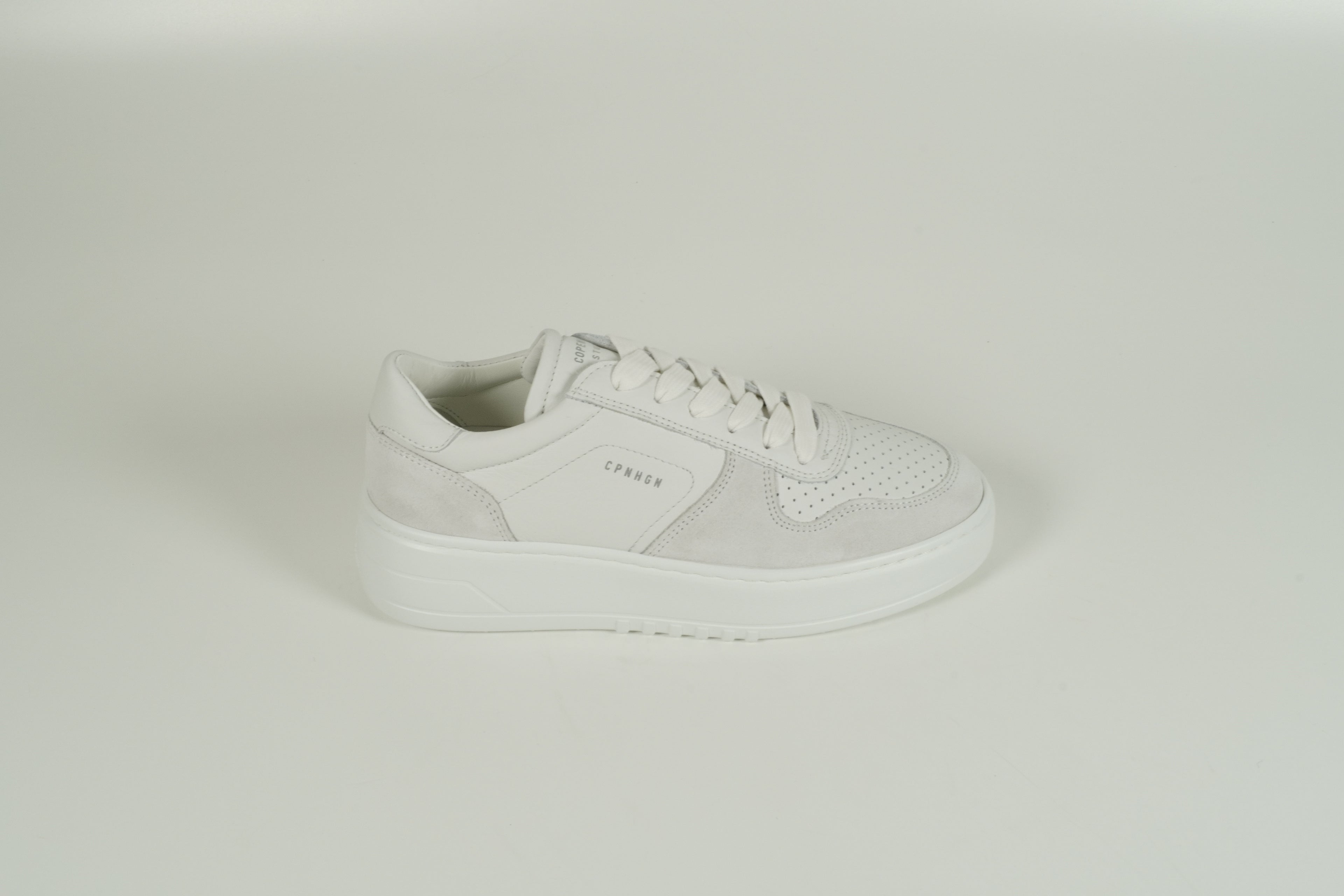 Sneaker White