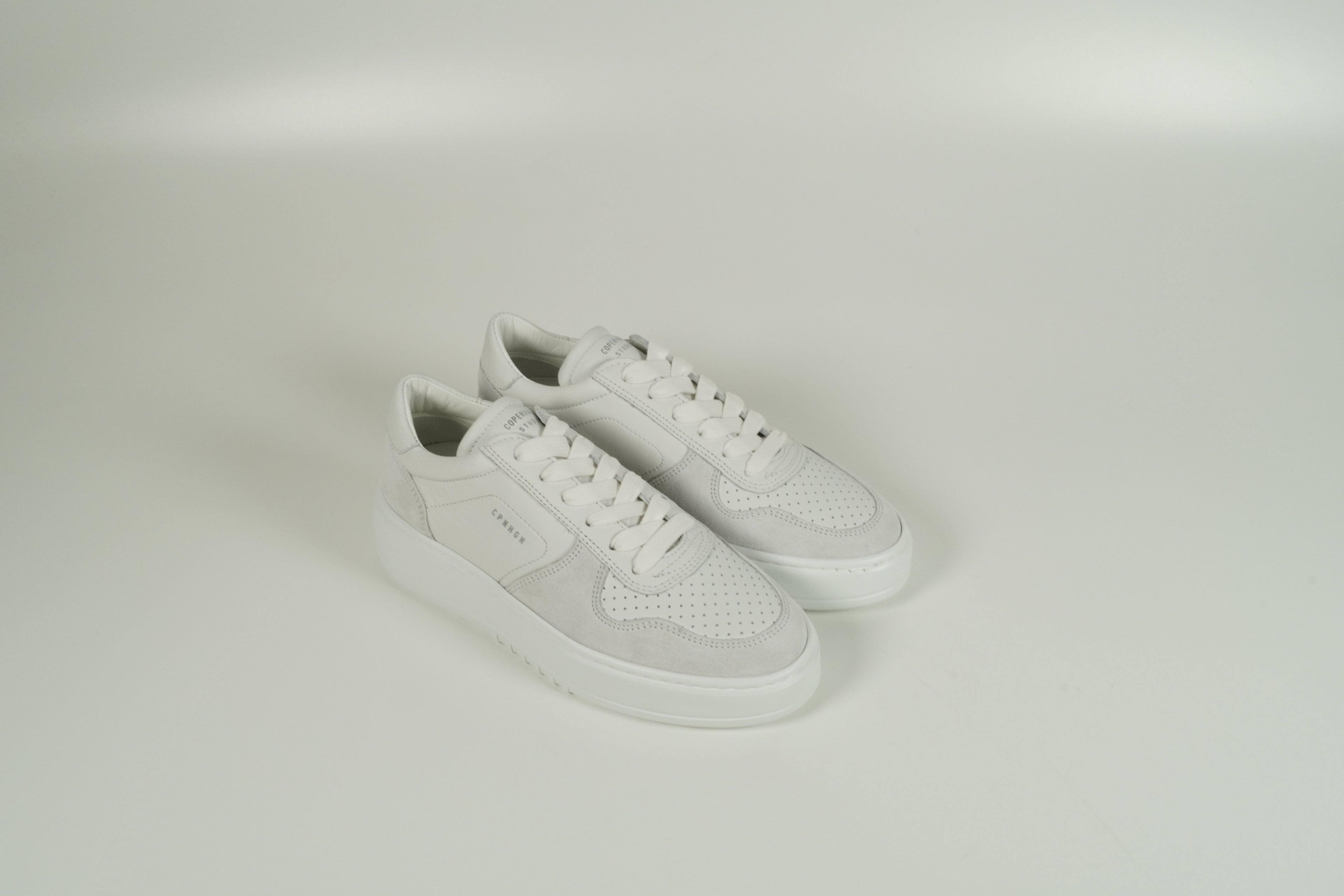 Sneaker White