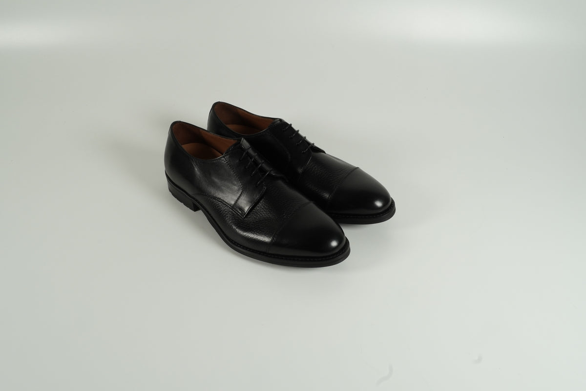 Schnürschuh Schwarz
