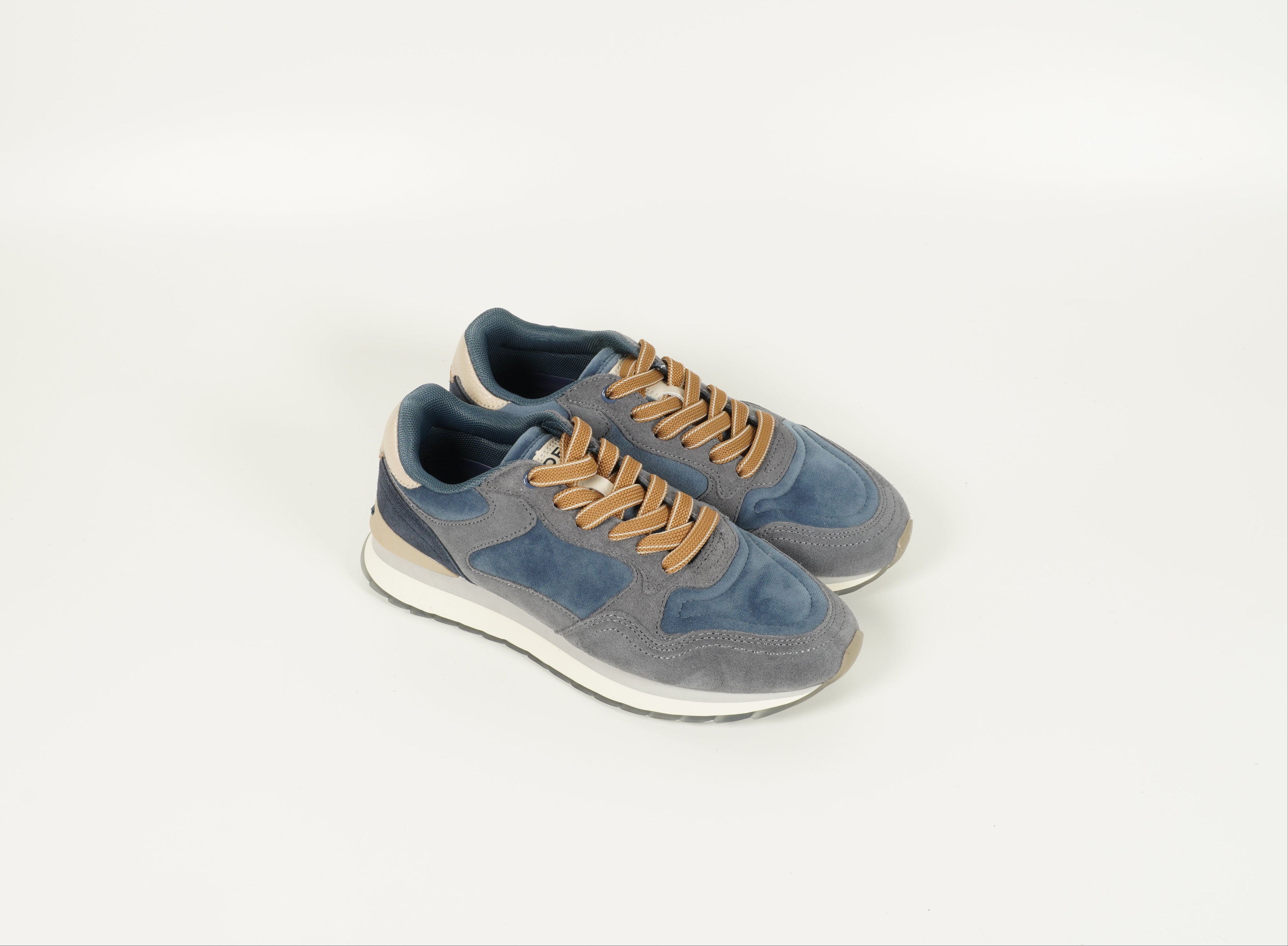 Sneaker Grau