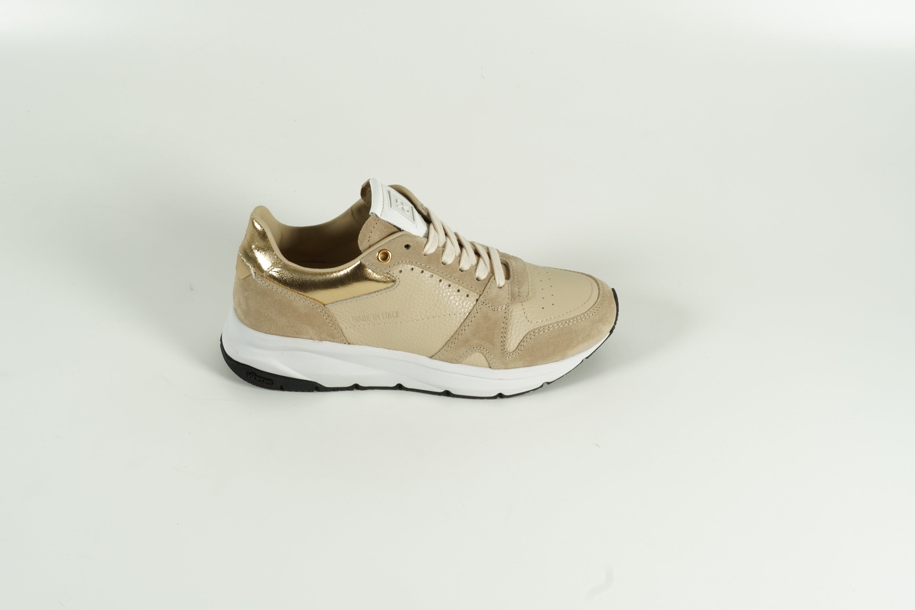 Baskets beiges