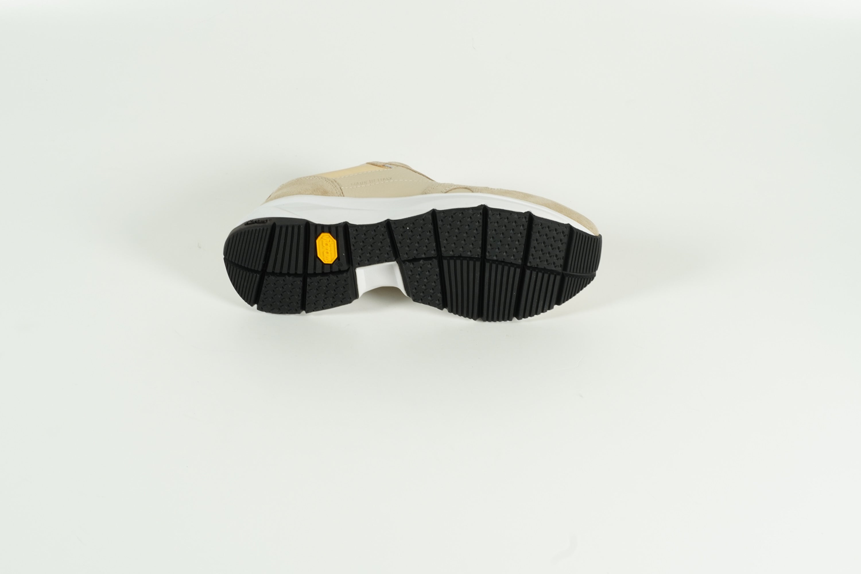 Baskets beiges