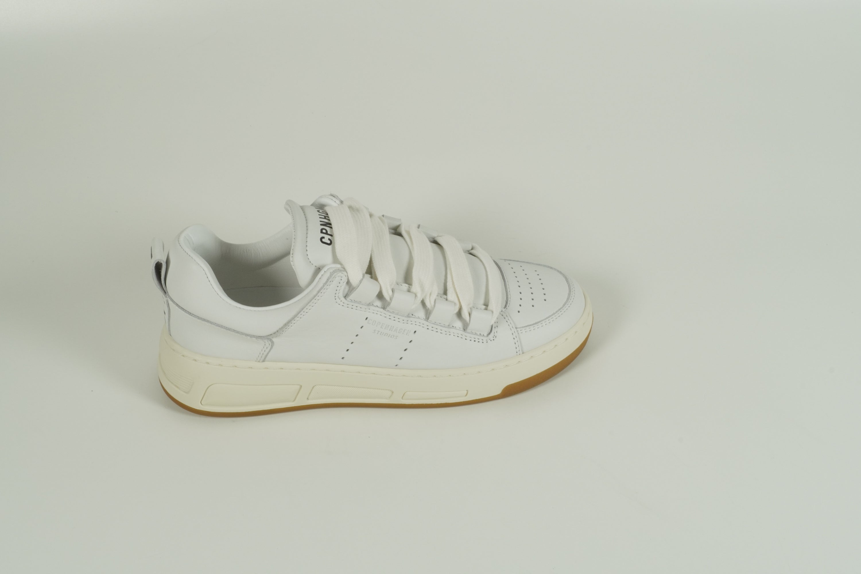 Sneaker White