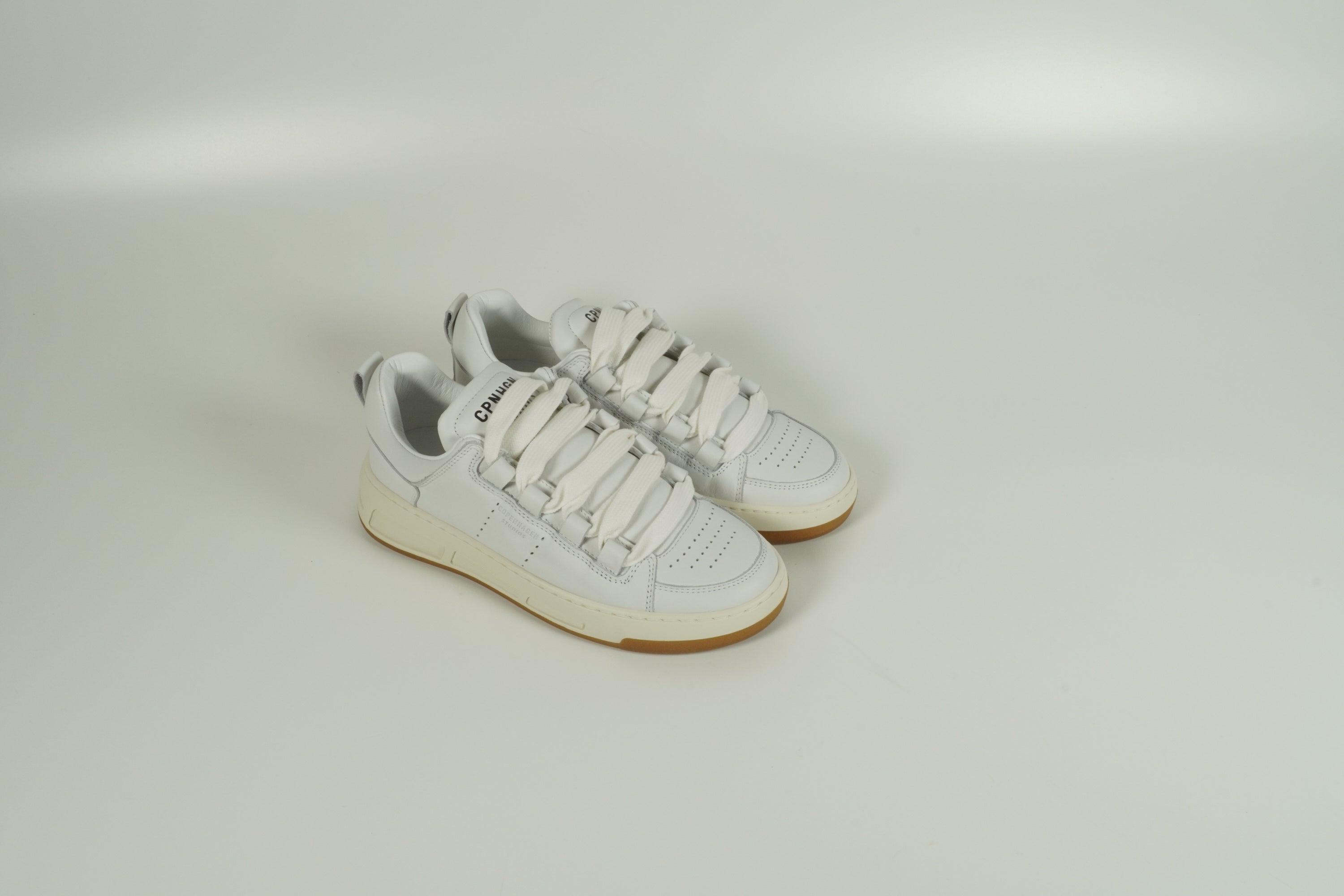 Sneaker White