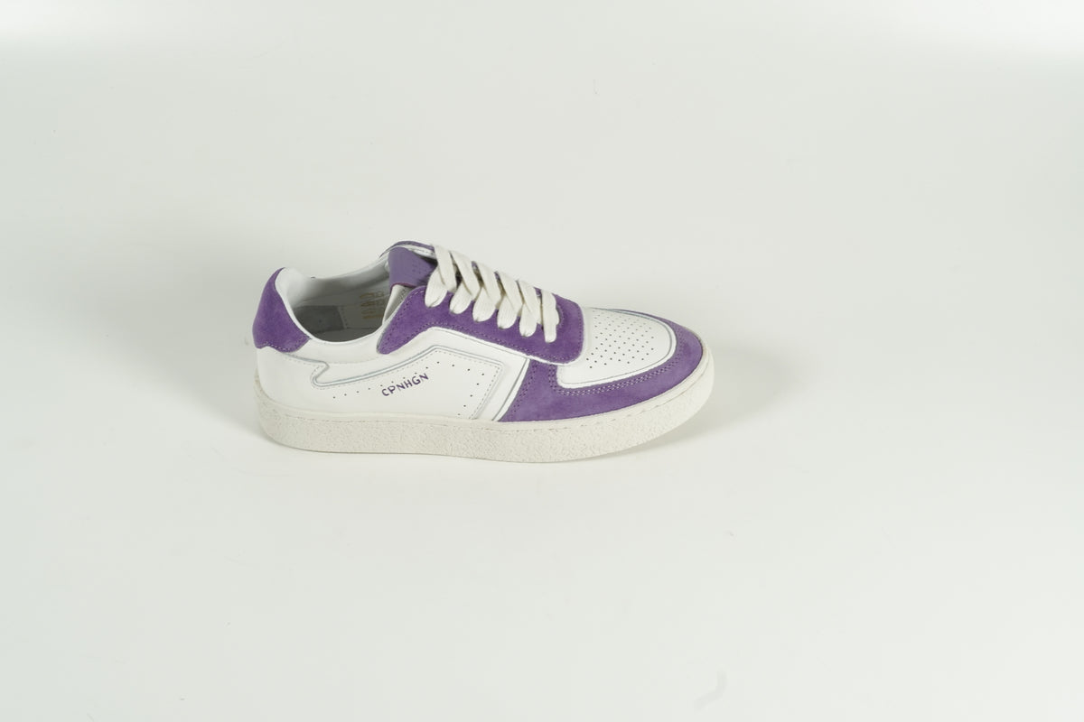 Baskets violettes