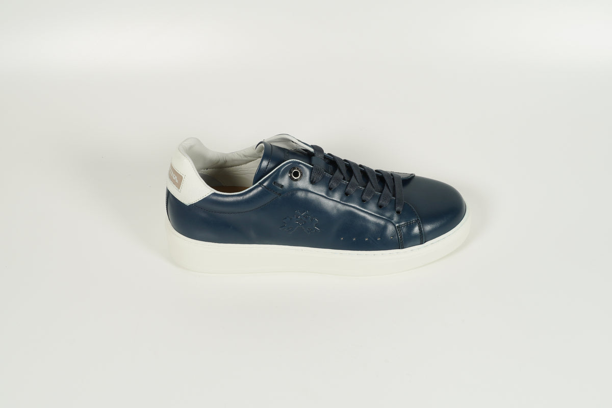 Baskets bleues