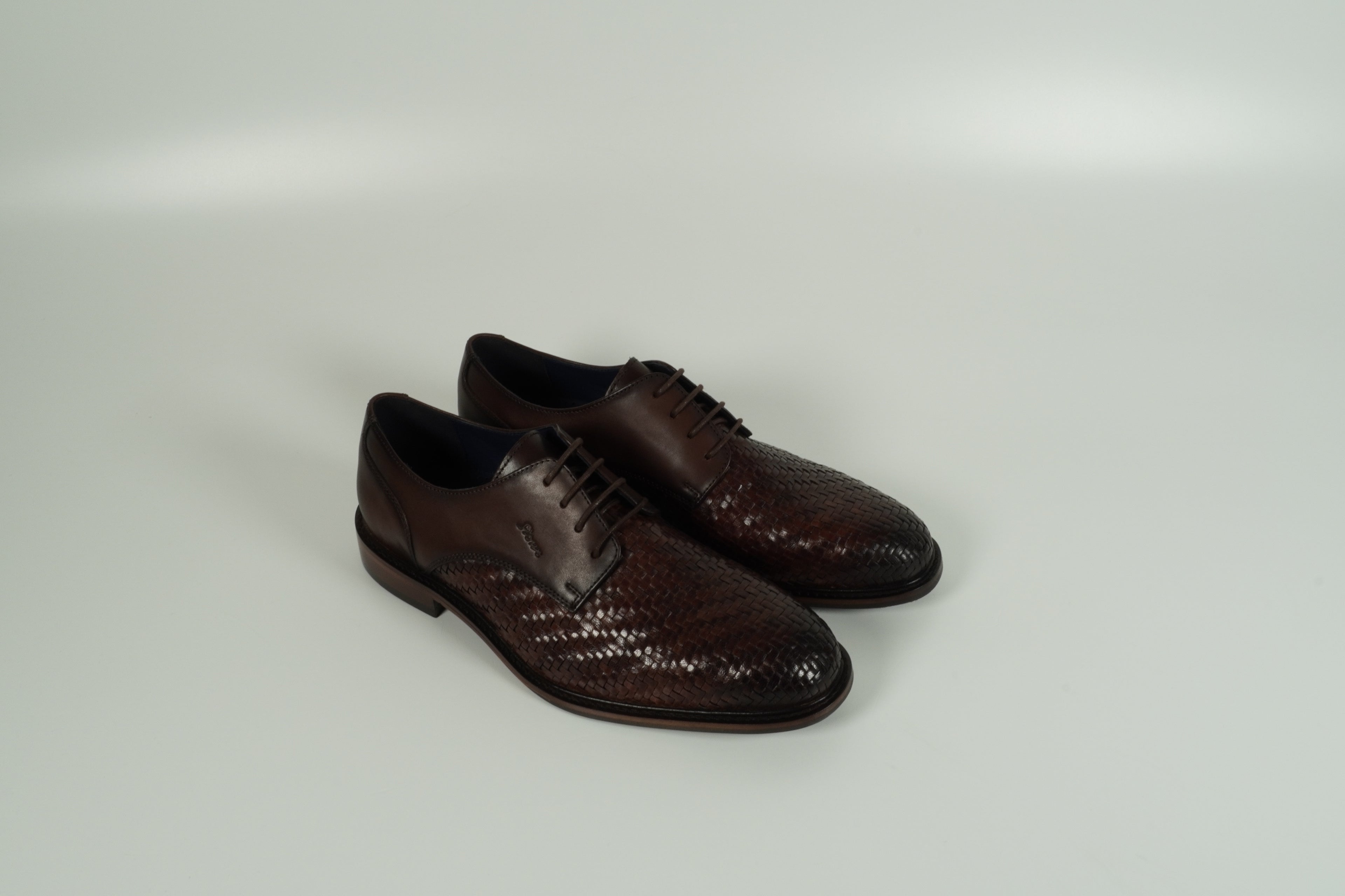 Lace-up Shoe Brown