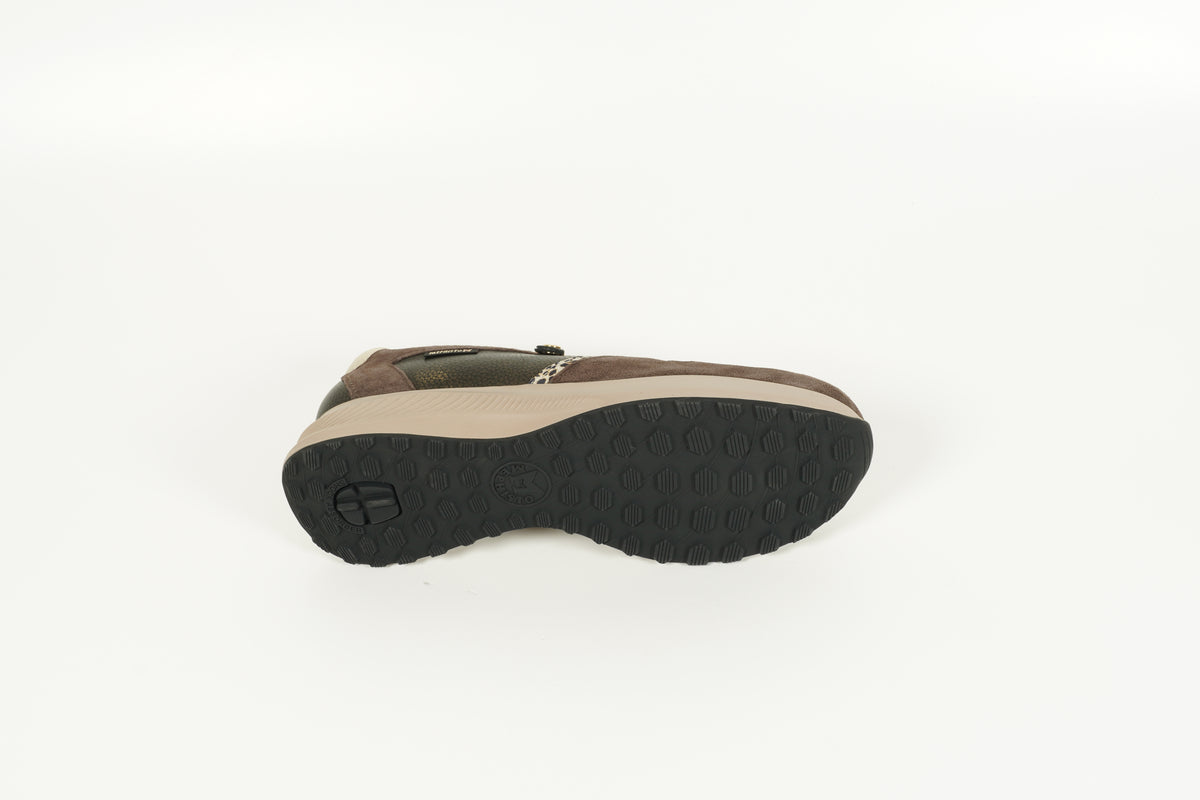 Kim Braun sneakers