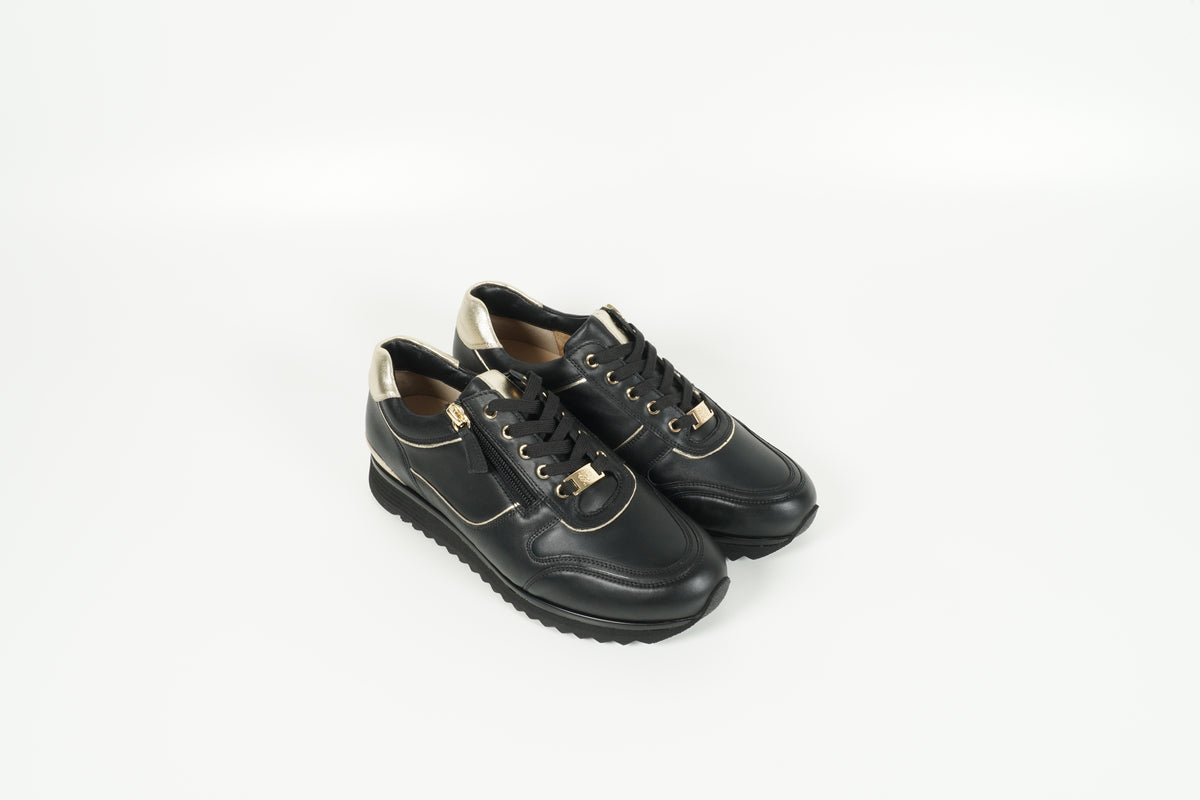 Sneaker Schwarz