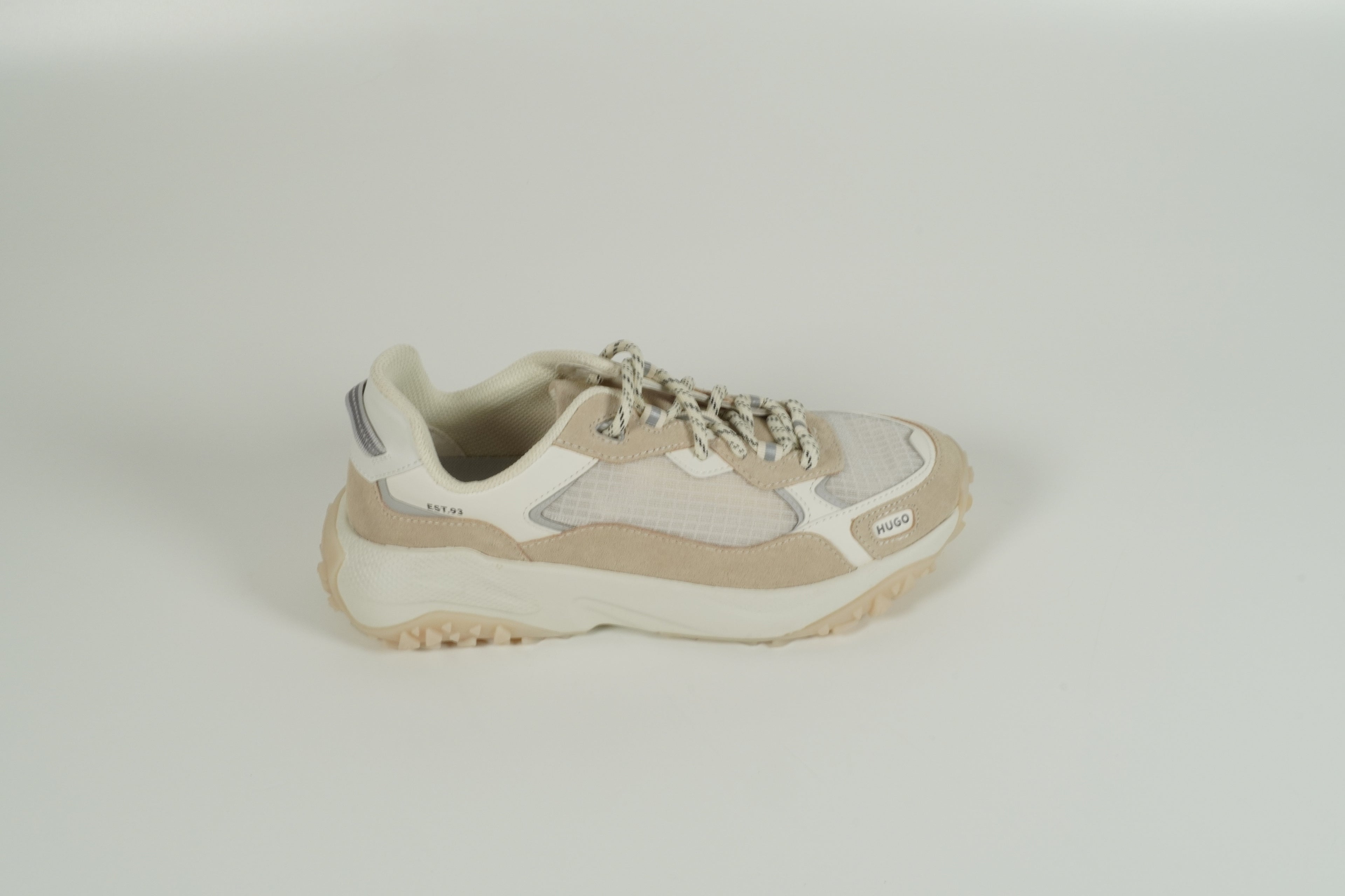 Baskets beiges