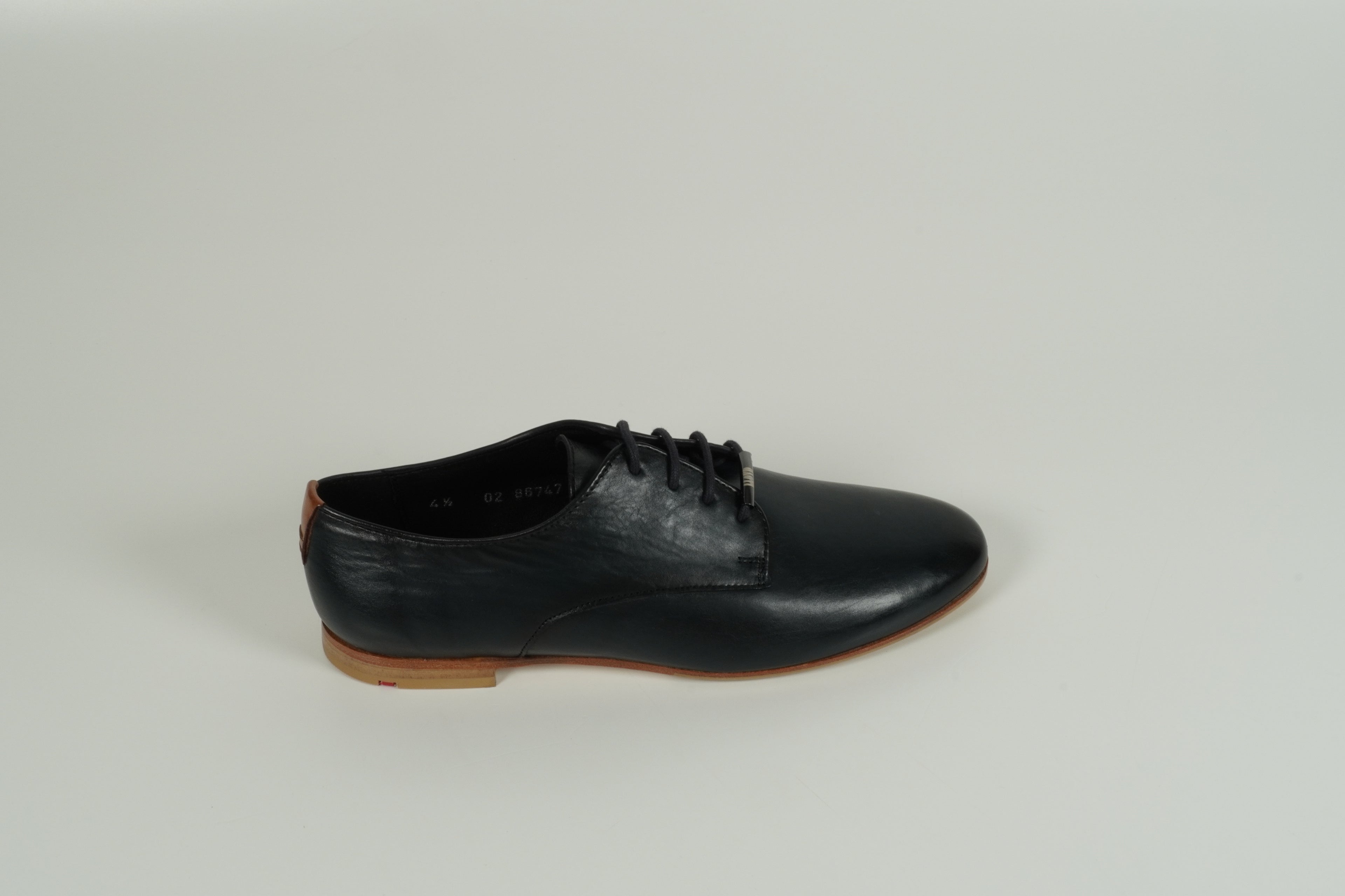 Chaussure à lacets bleue