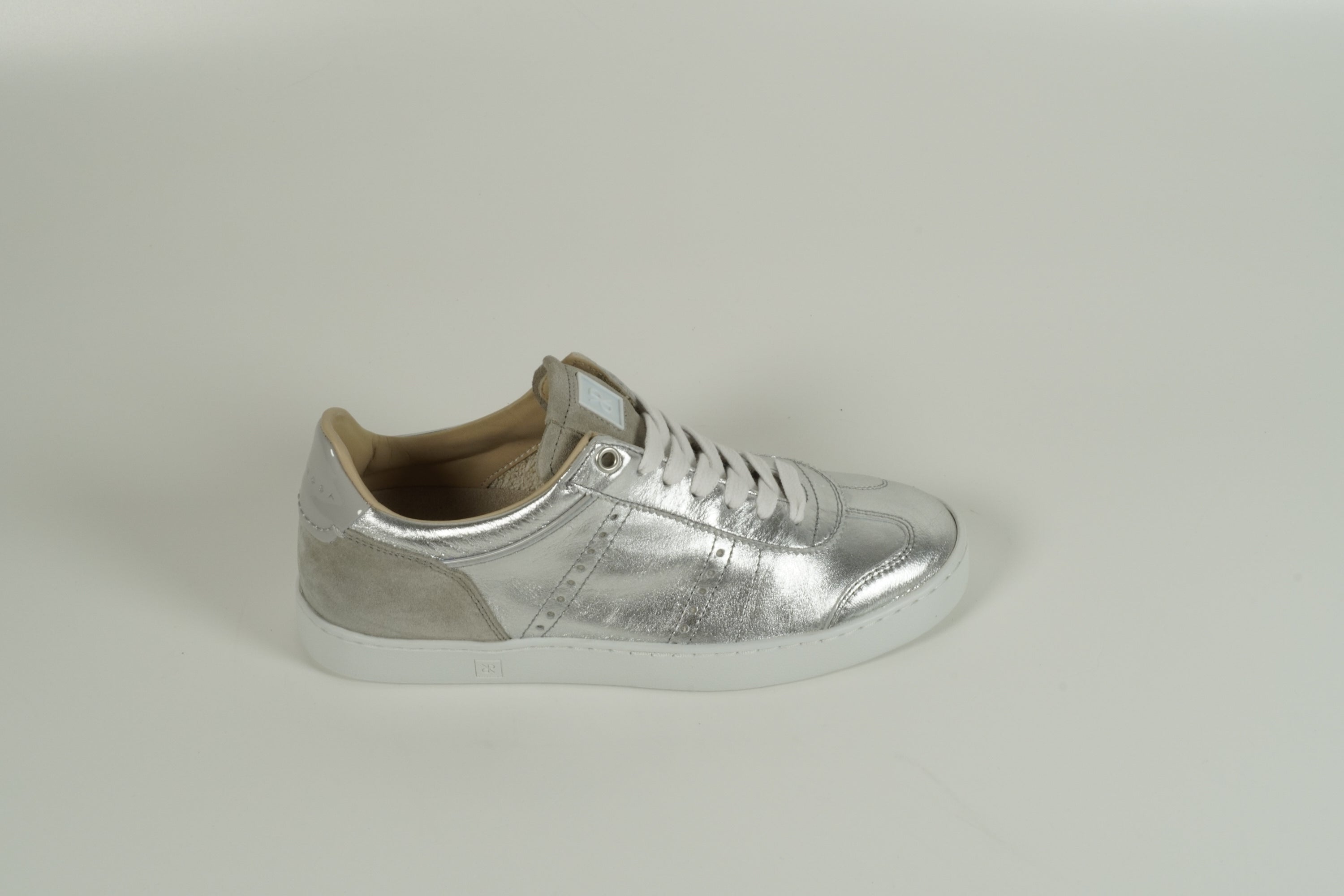 Sneaker Silber