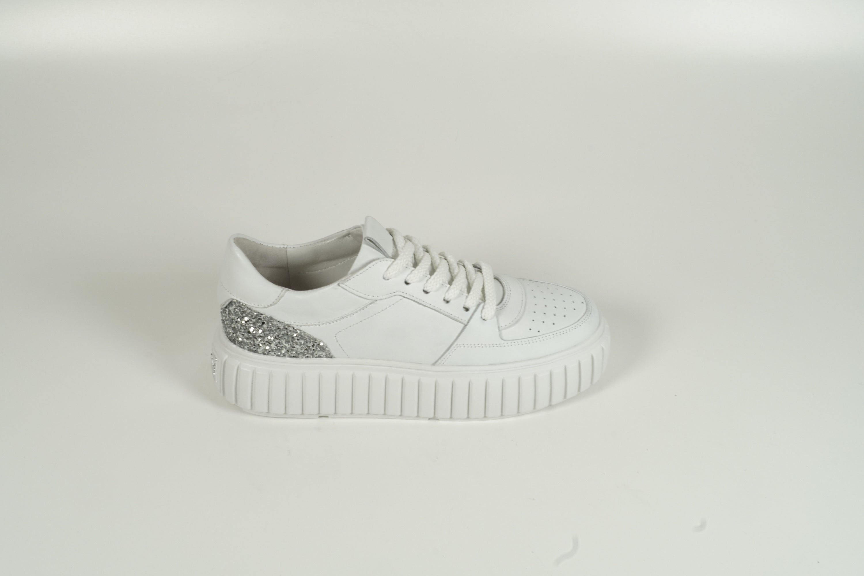 Sneaker White