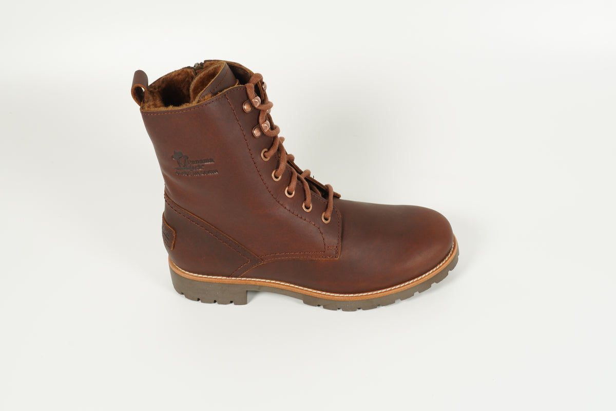 Boot Braun
