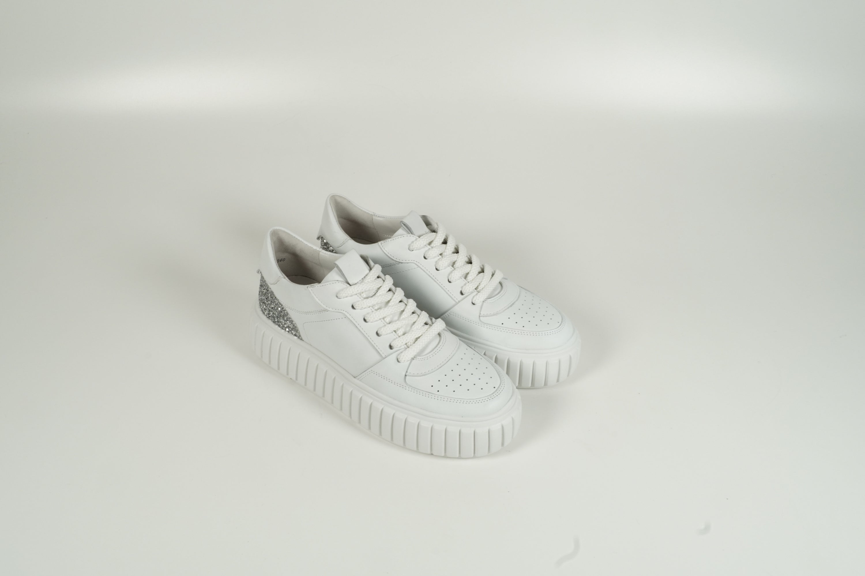Sneaker White