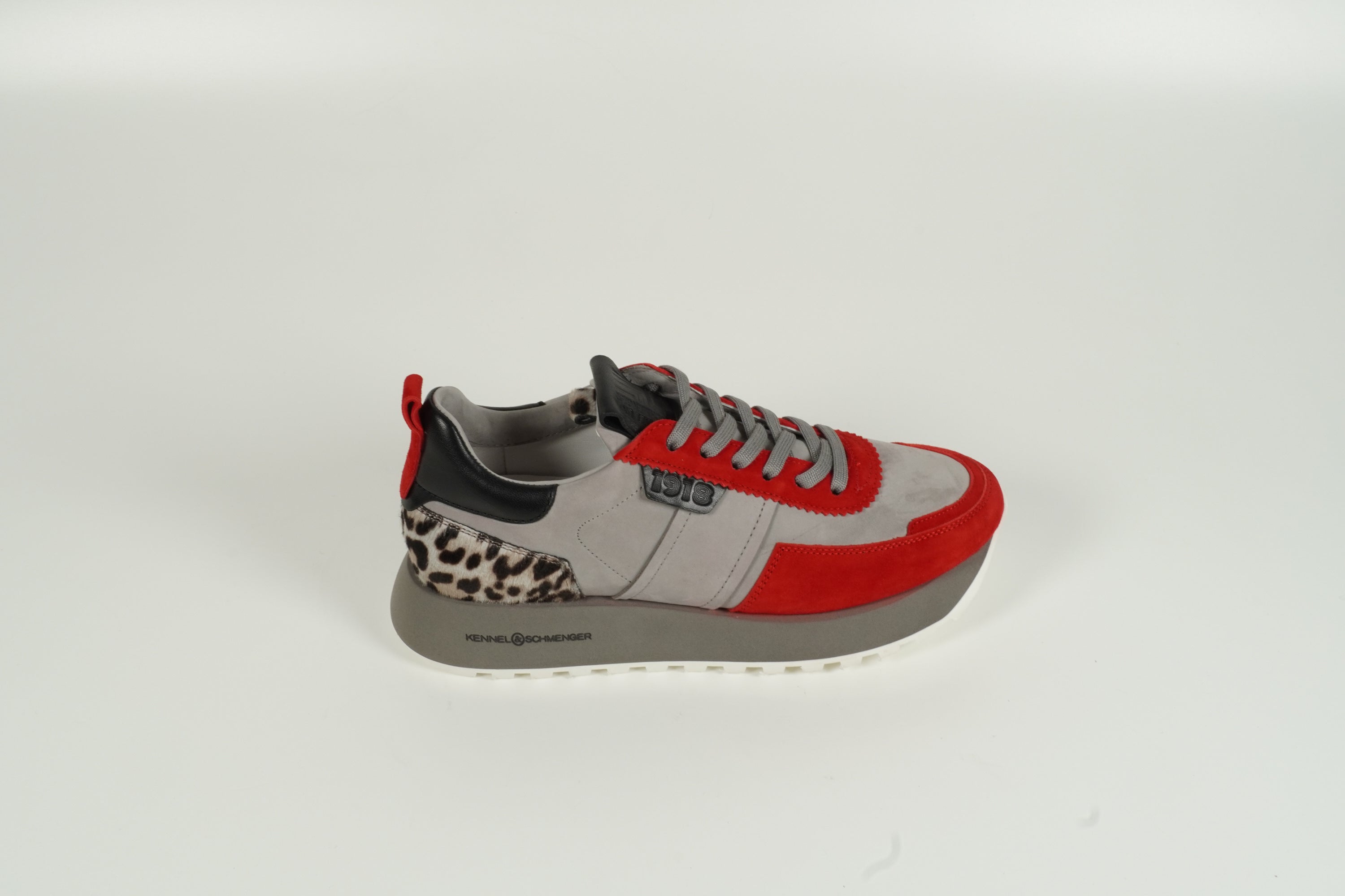 Baskets grises