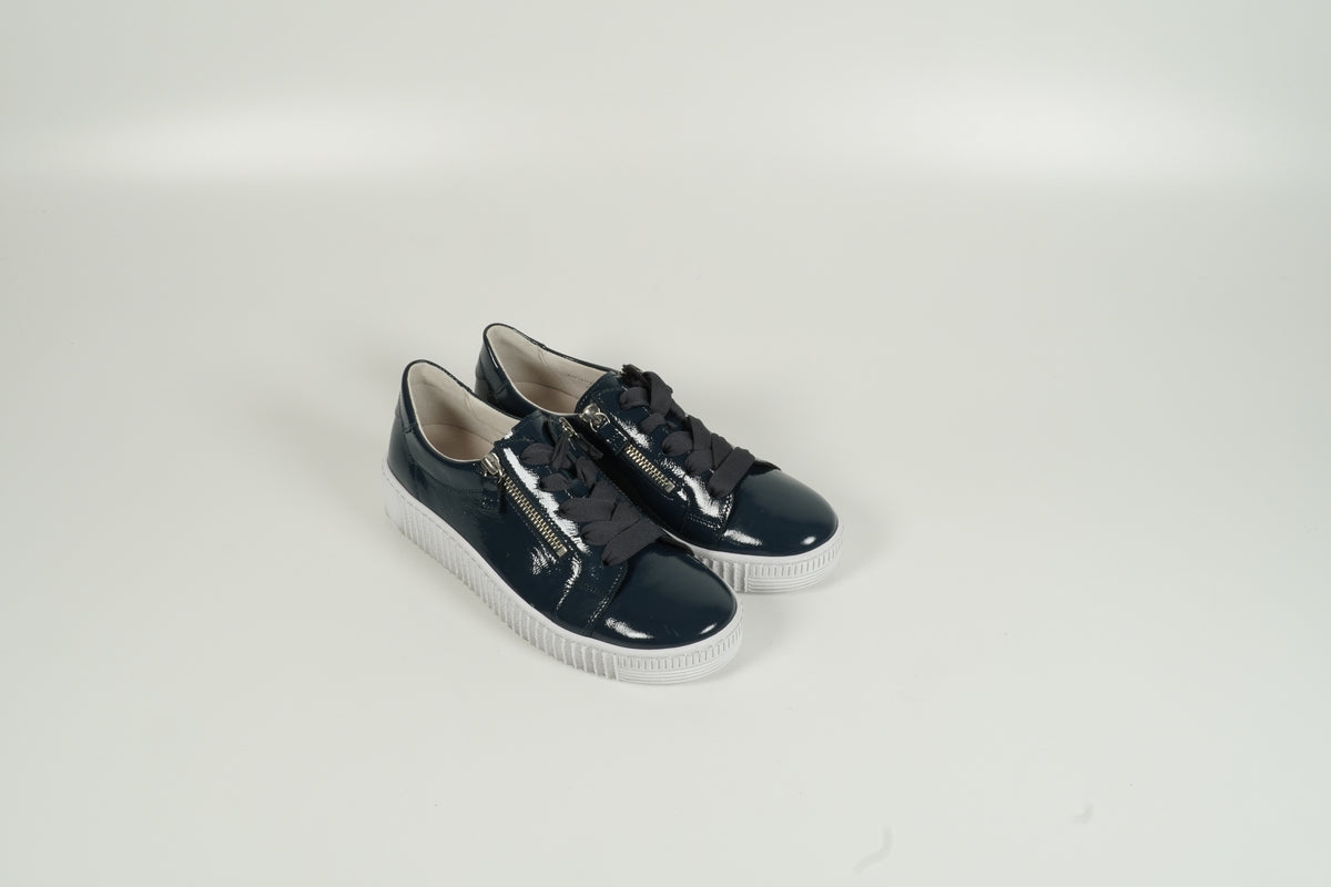Baskets bleues