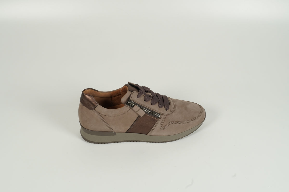 Baskets beiges