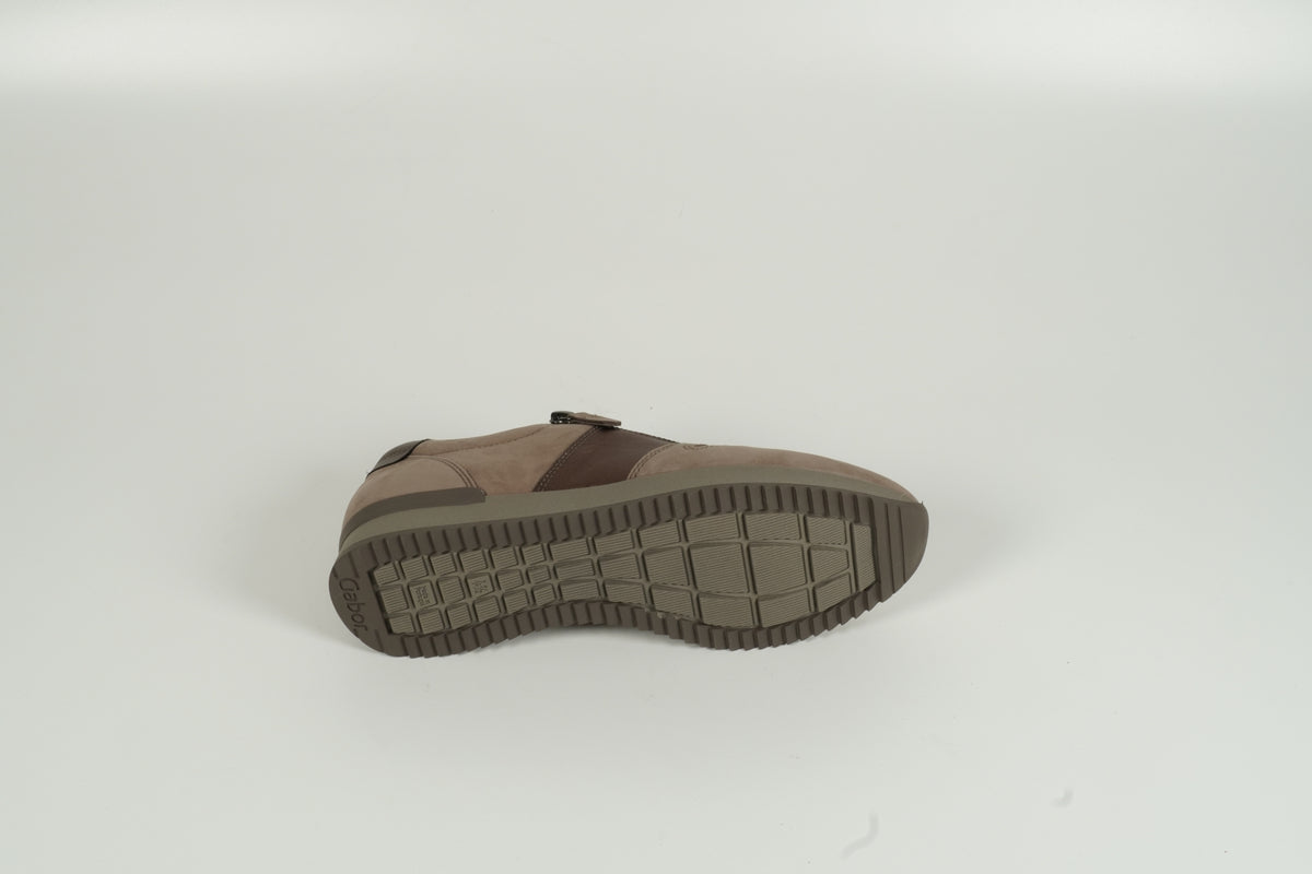 Baskets beiges