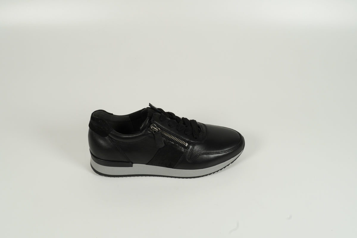 Baskets noires