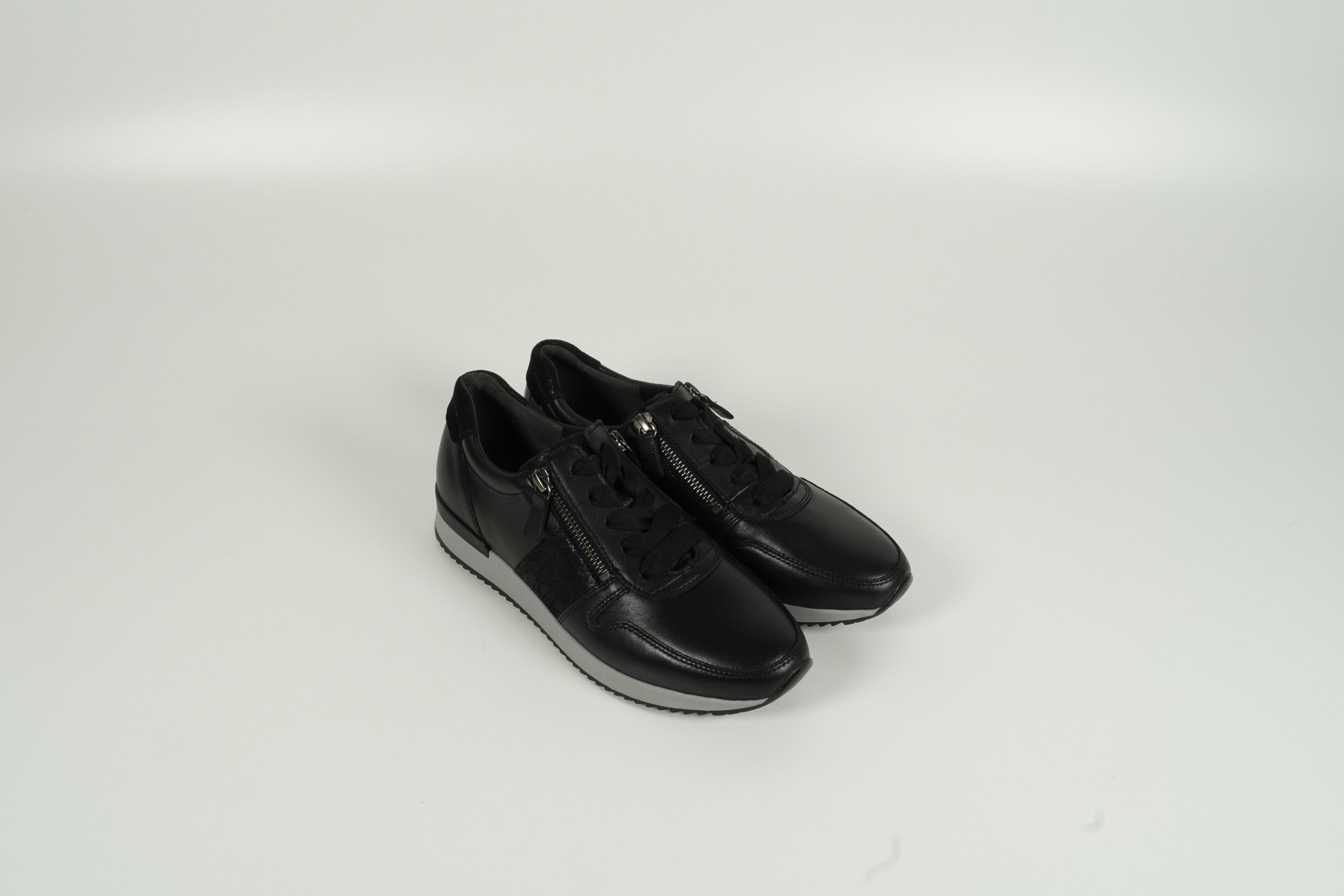 Sneaker Schwarz