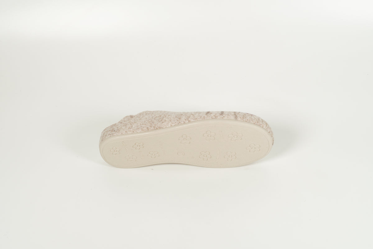Beige slippers