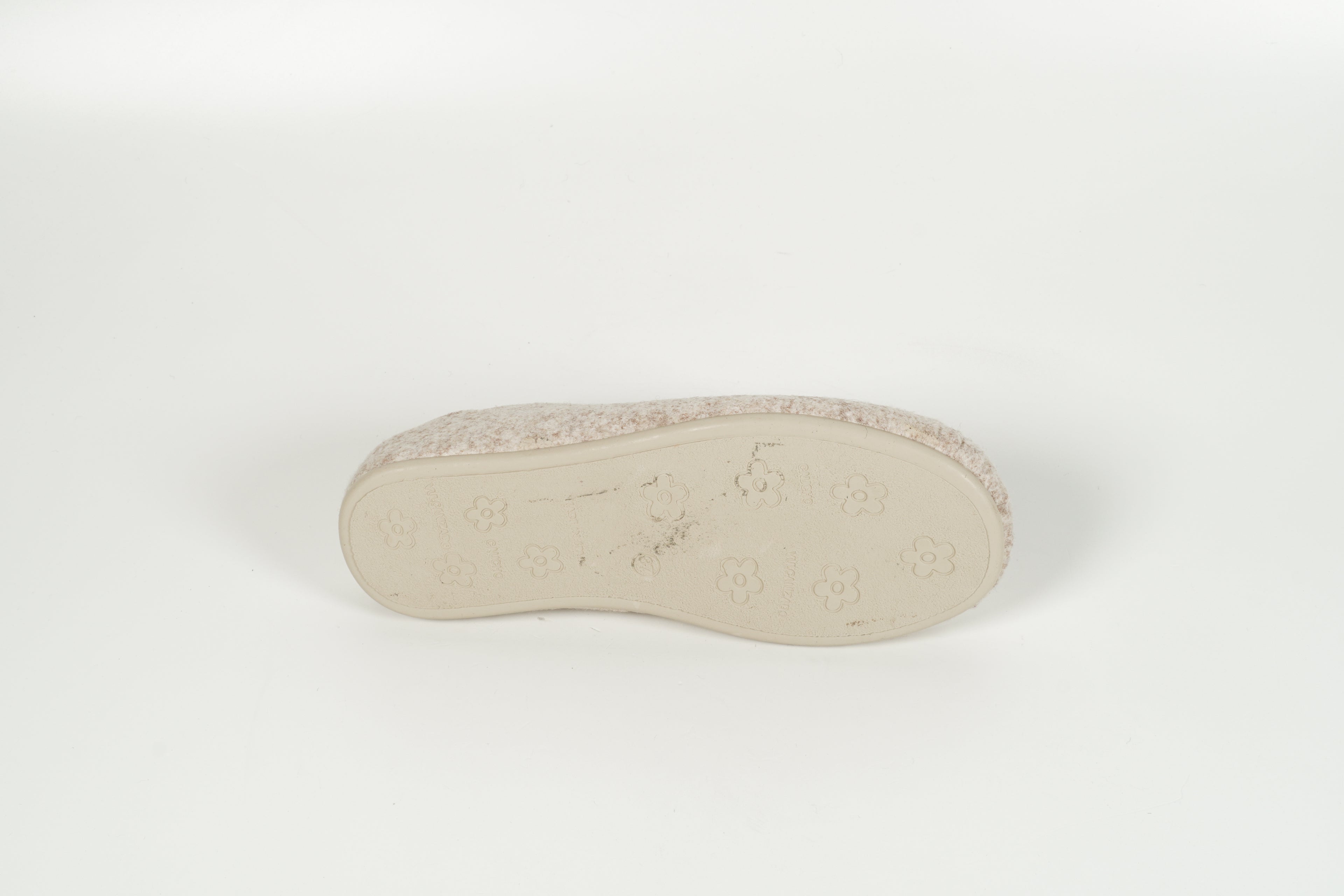 Beige slippers