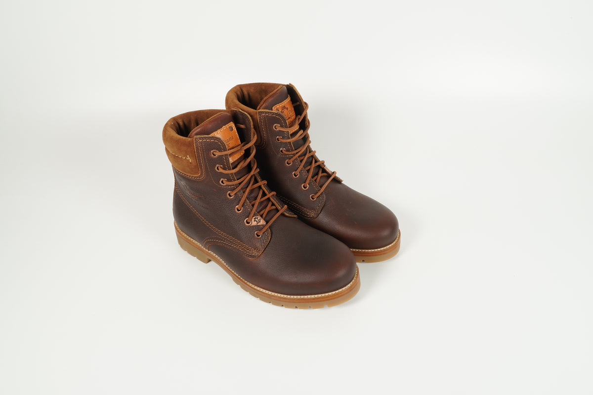 Boot Braun