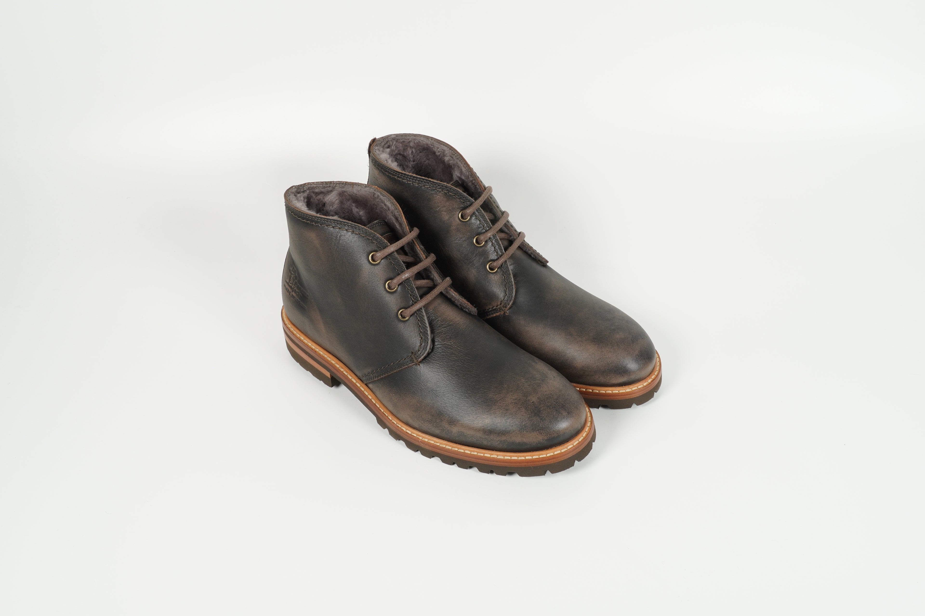 Boot Grau