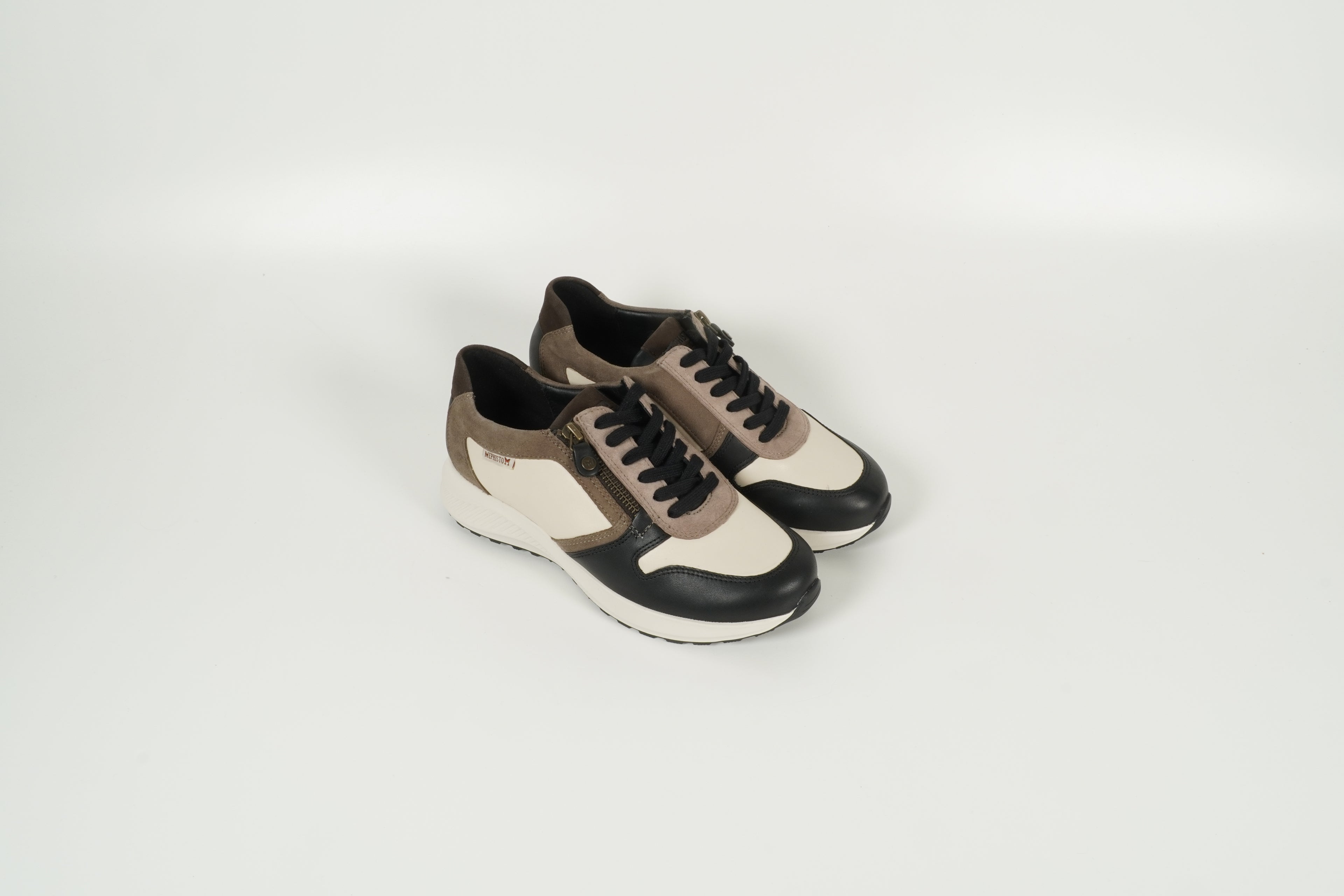 Baskets noires