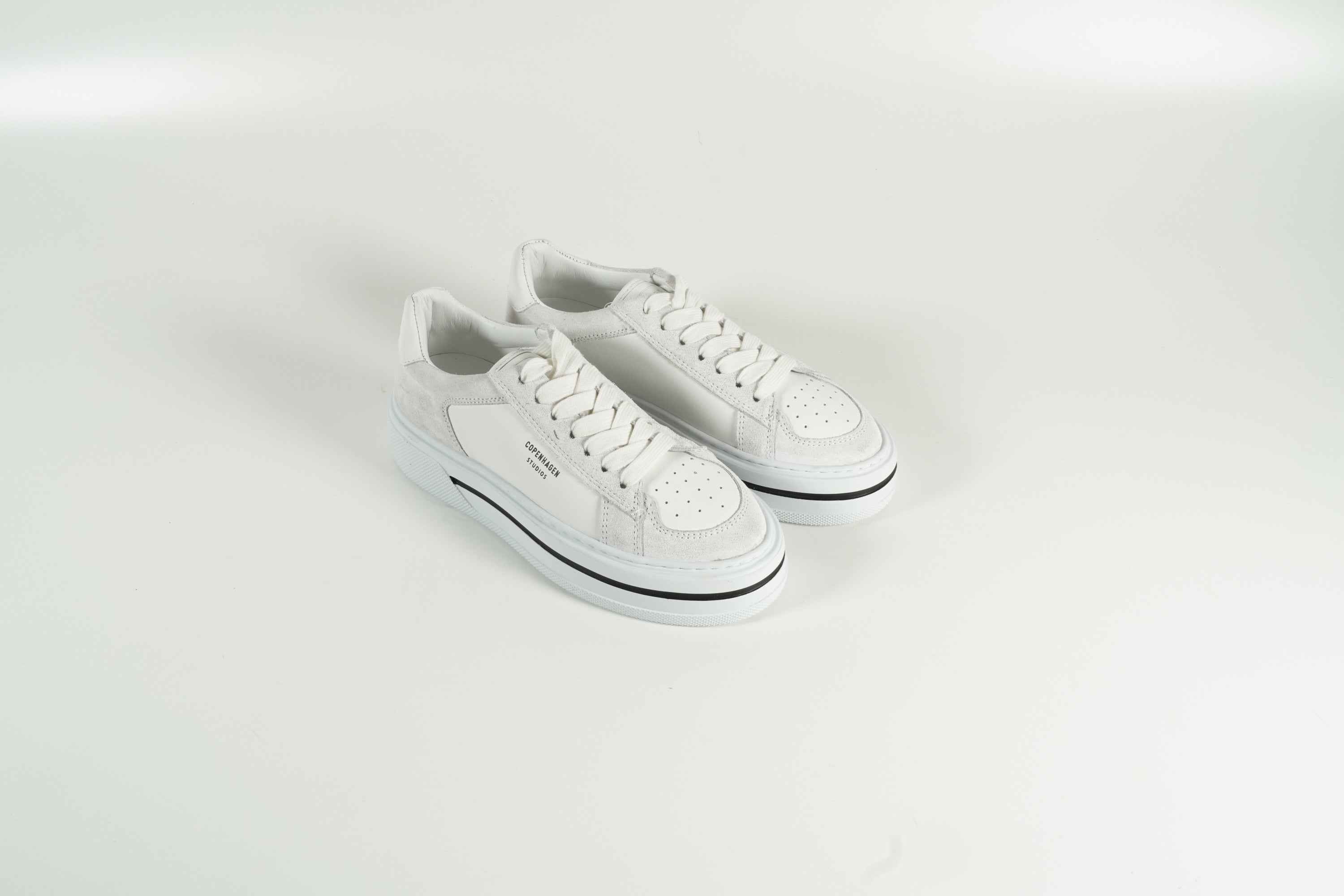 Baskets blanches