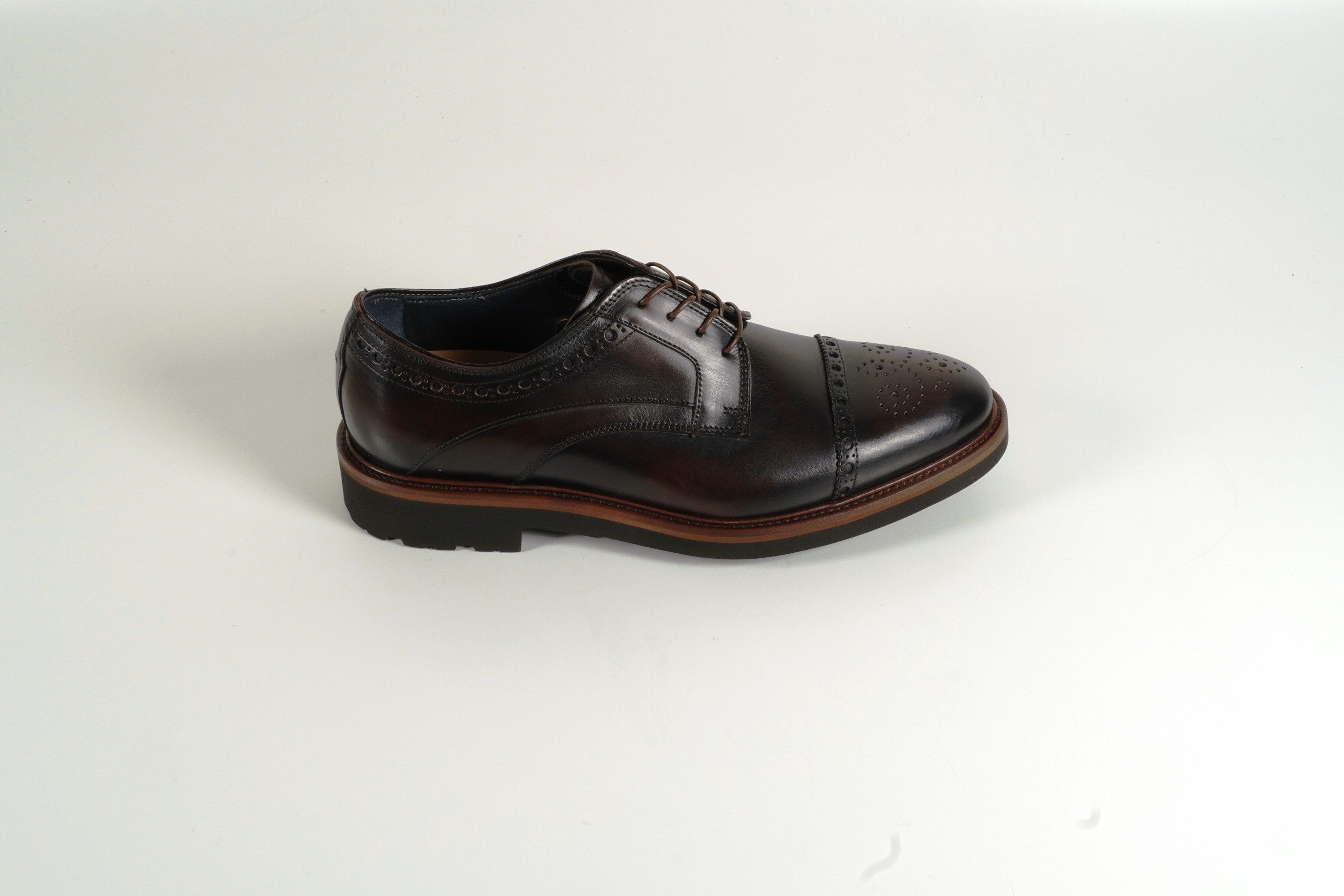 Chaussure à lacets marron
