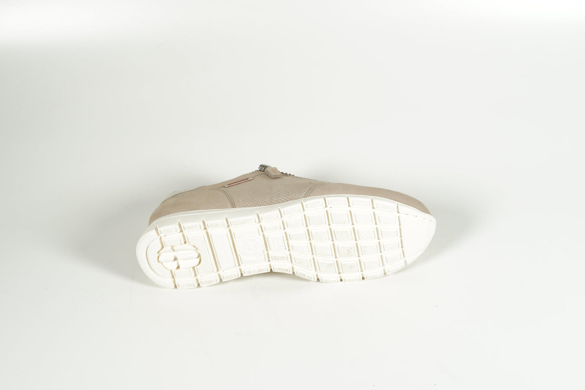 Baskets beiges