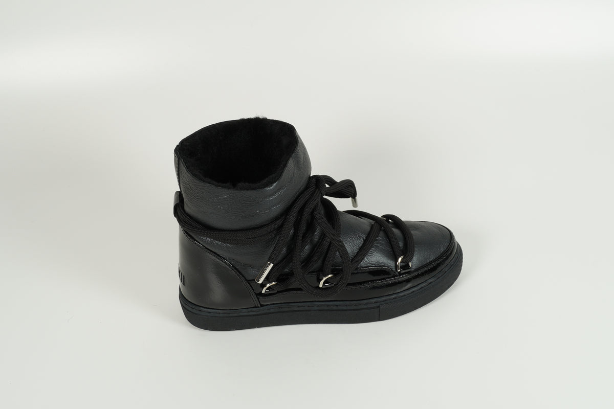 Boot Black
