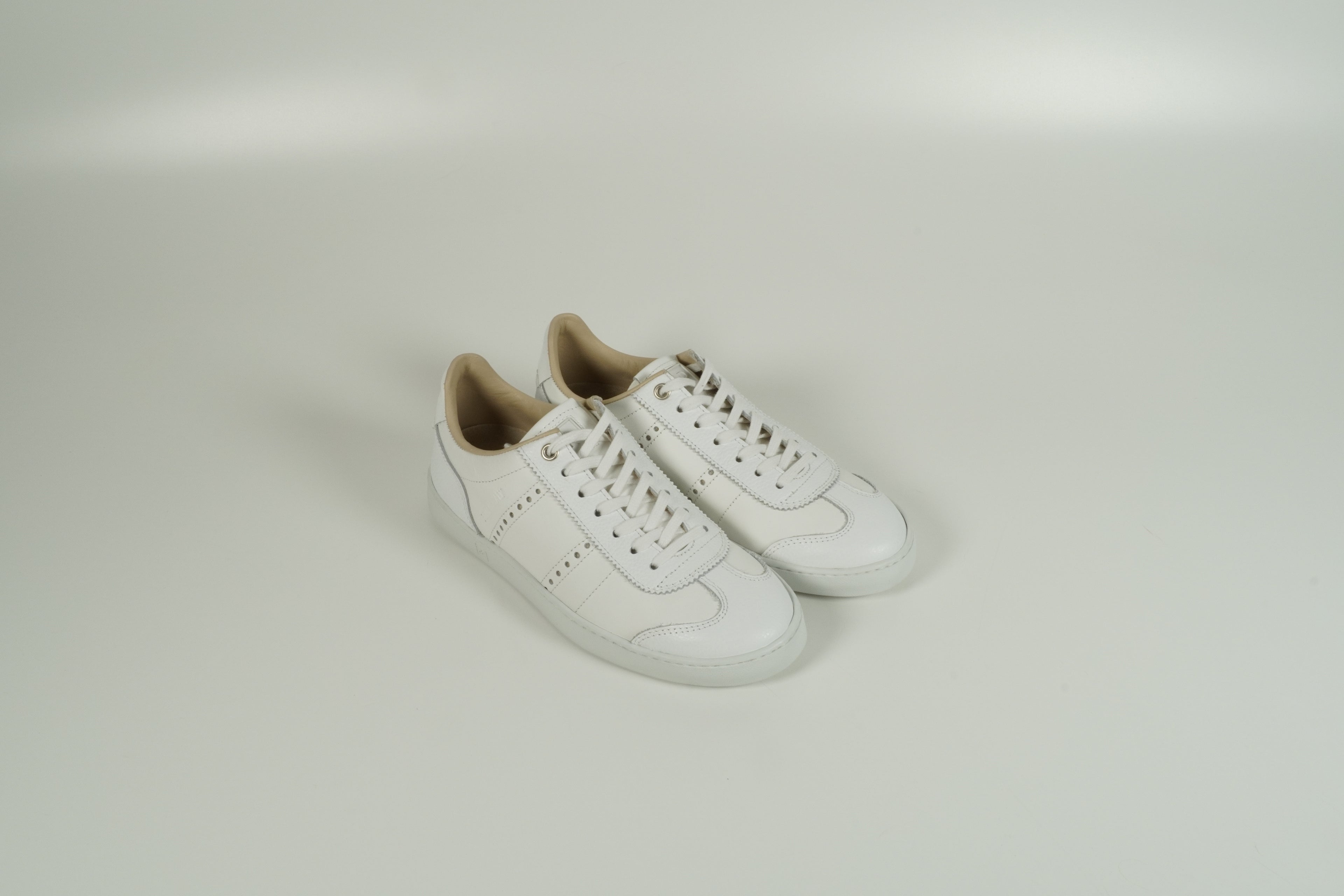 Sneaker White