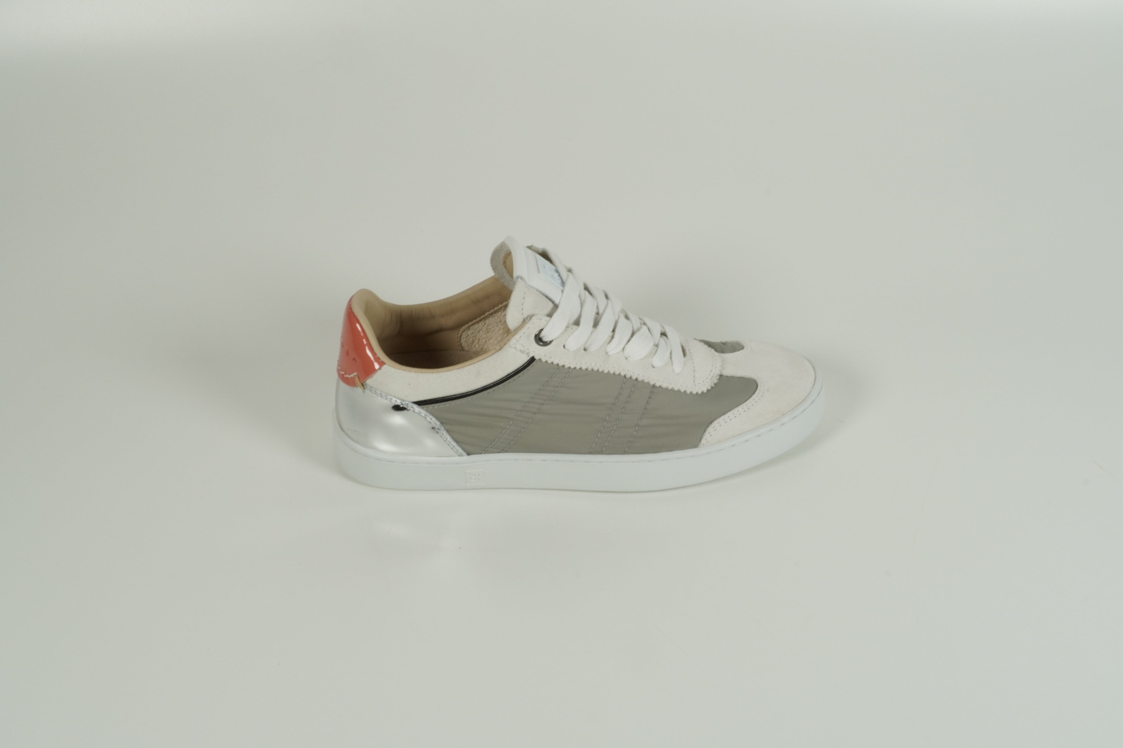 Sneaker Grau