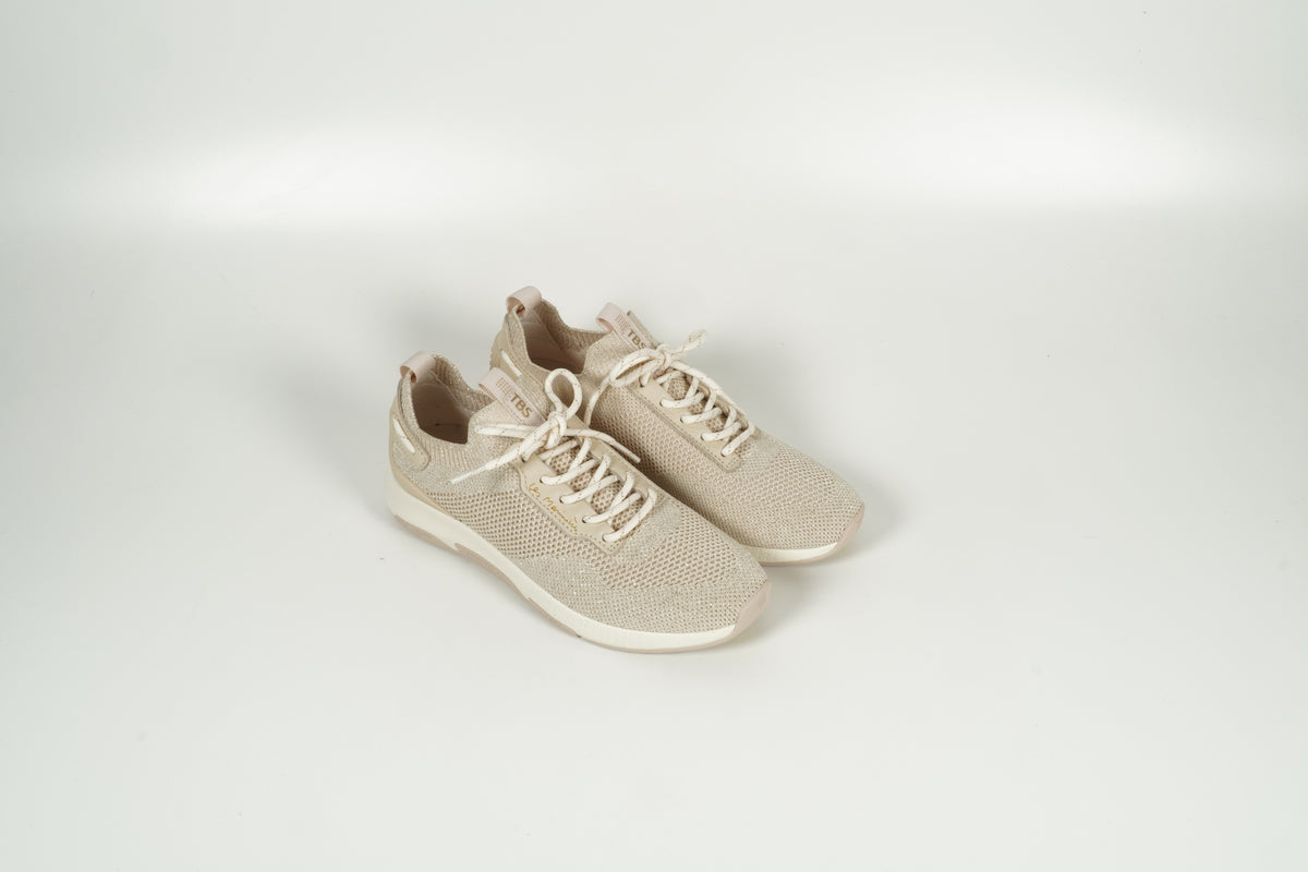 Baskets beiges