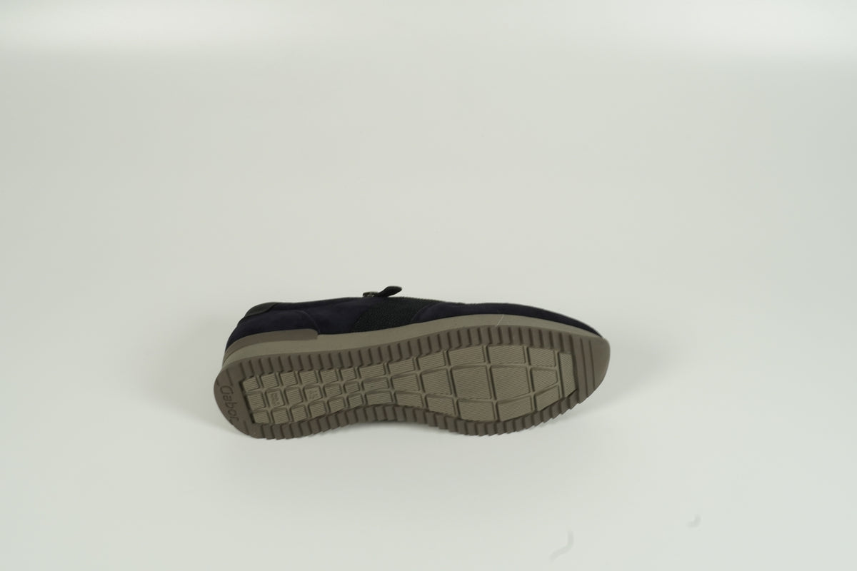 Baskets bleues