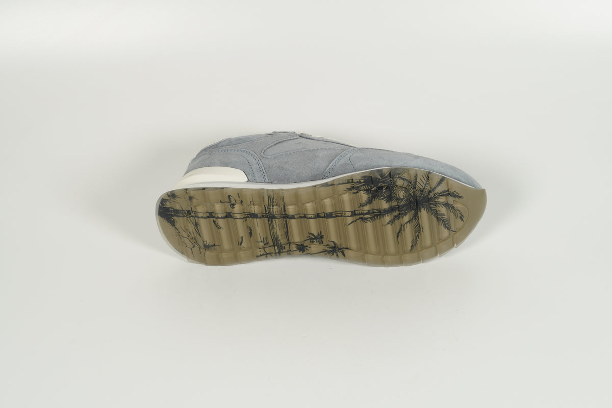 Baskets grises