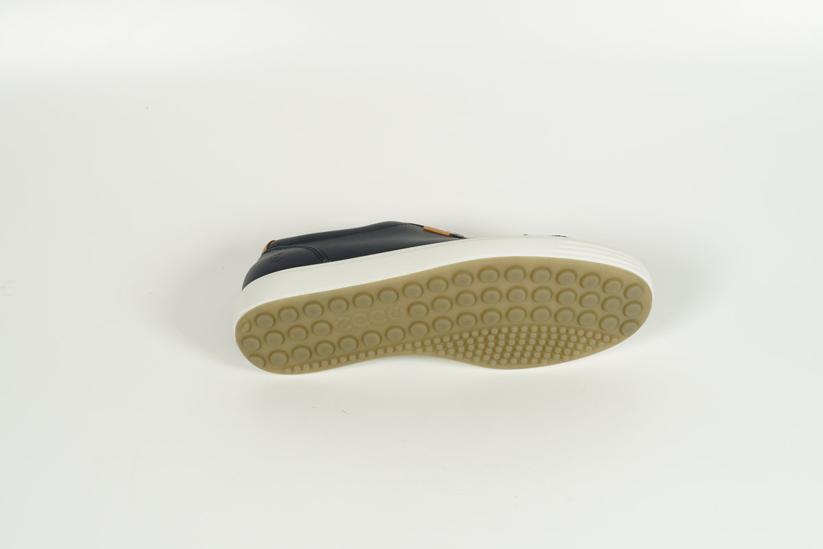 Baskets bleues